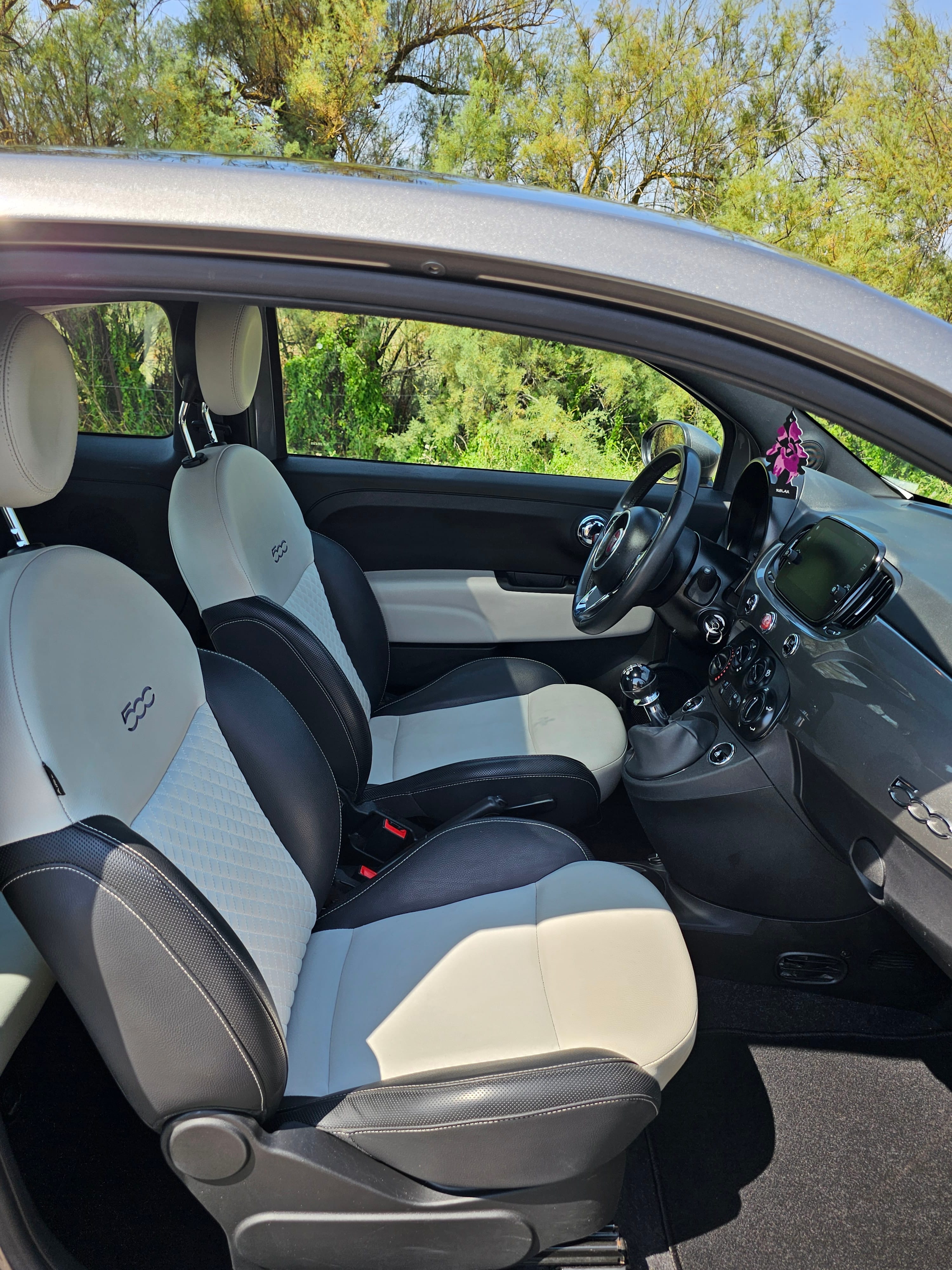Fiat 500 Hybride 1.0 GSE Hybrid (Firefly) 70 ch - micro-hybridation 12 V avec Apple CarPlay