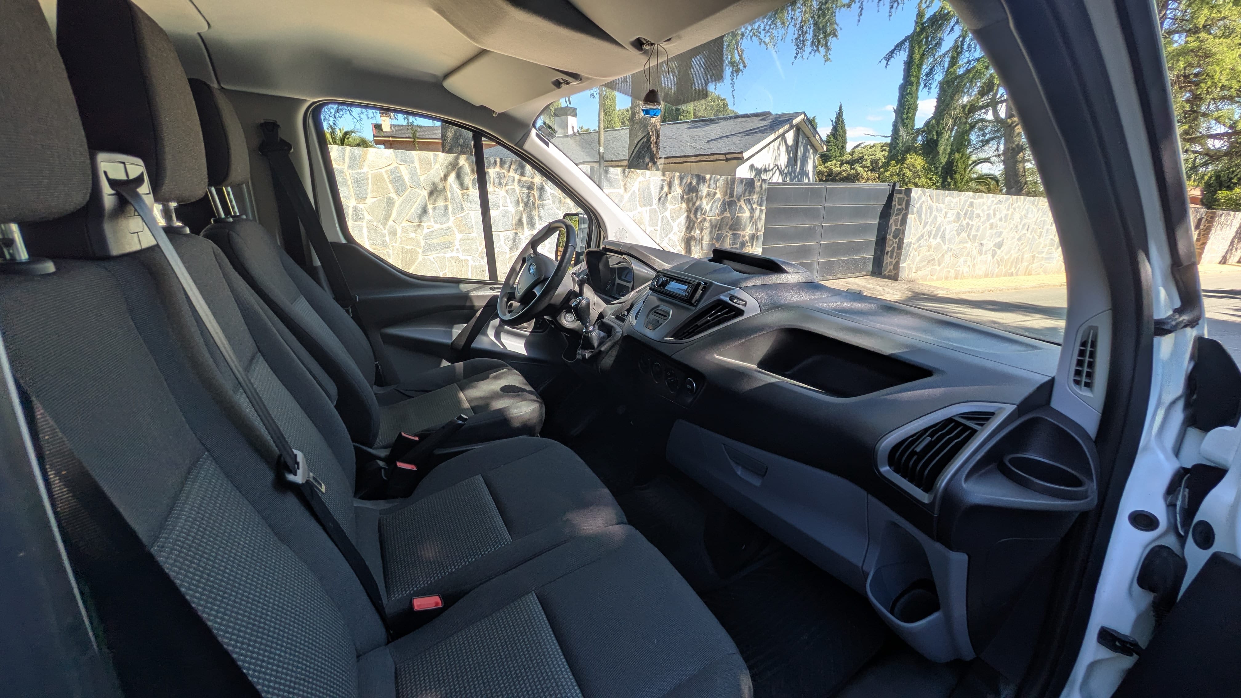 Ford Transit Furgoneta Doble Cabina con Radio 