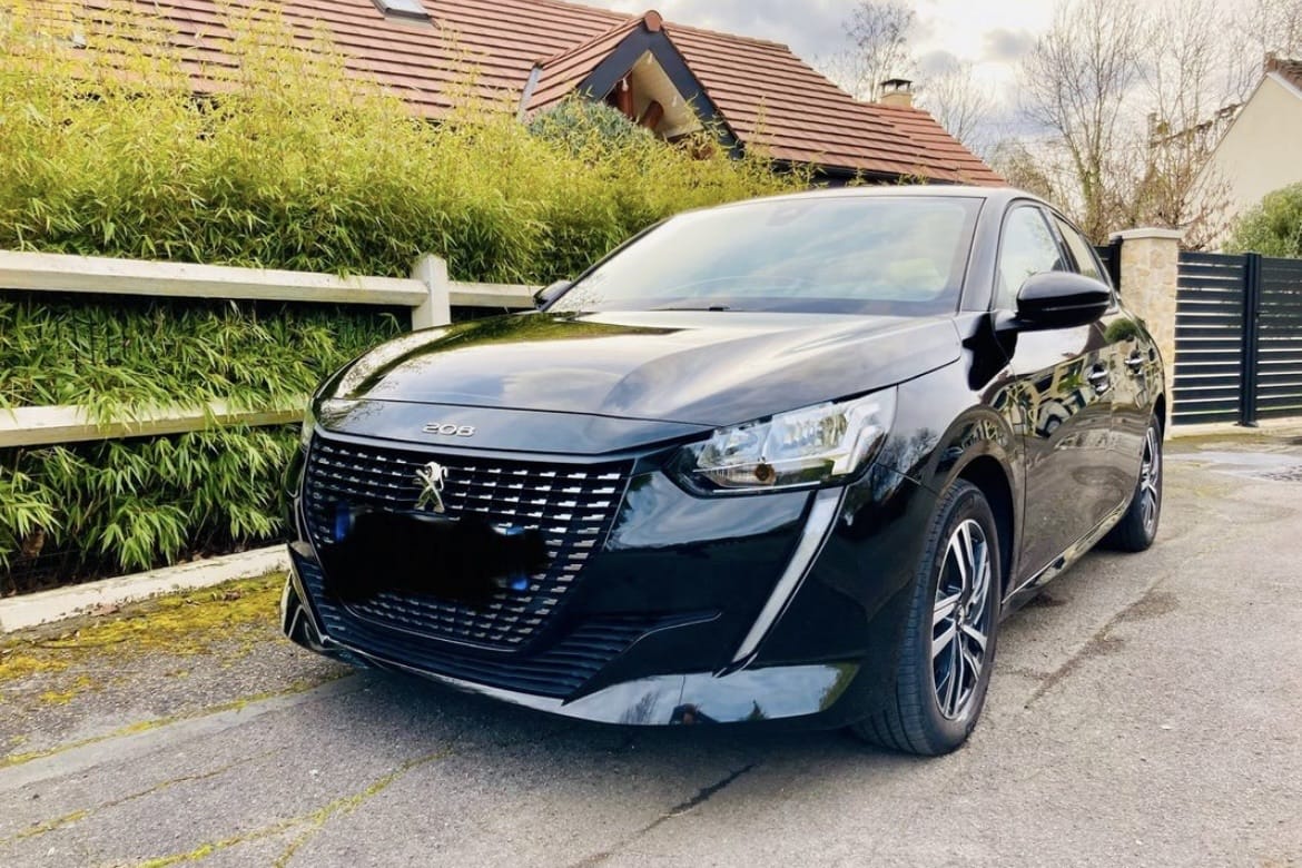 Peugeot 208 208 ALLURE PACK FULL BLACK, 2022, Essence 95