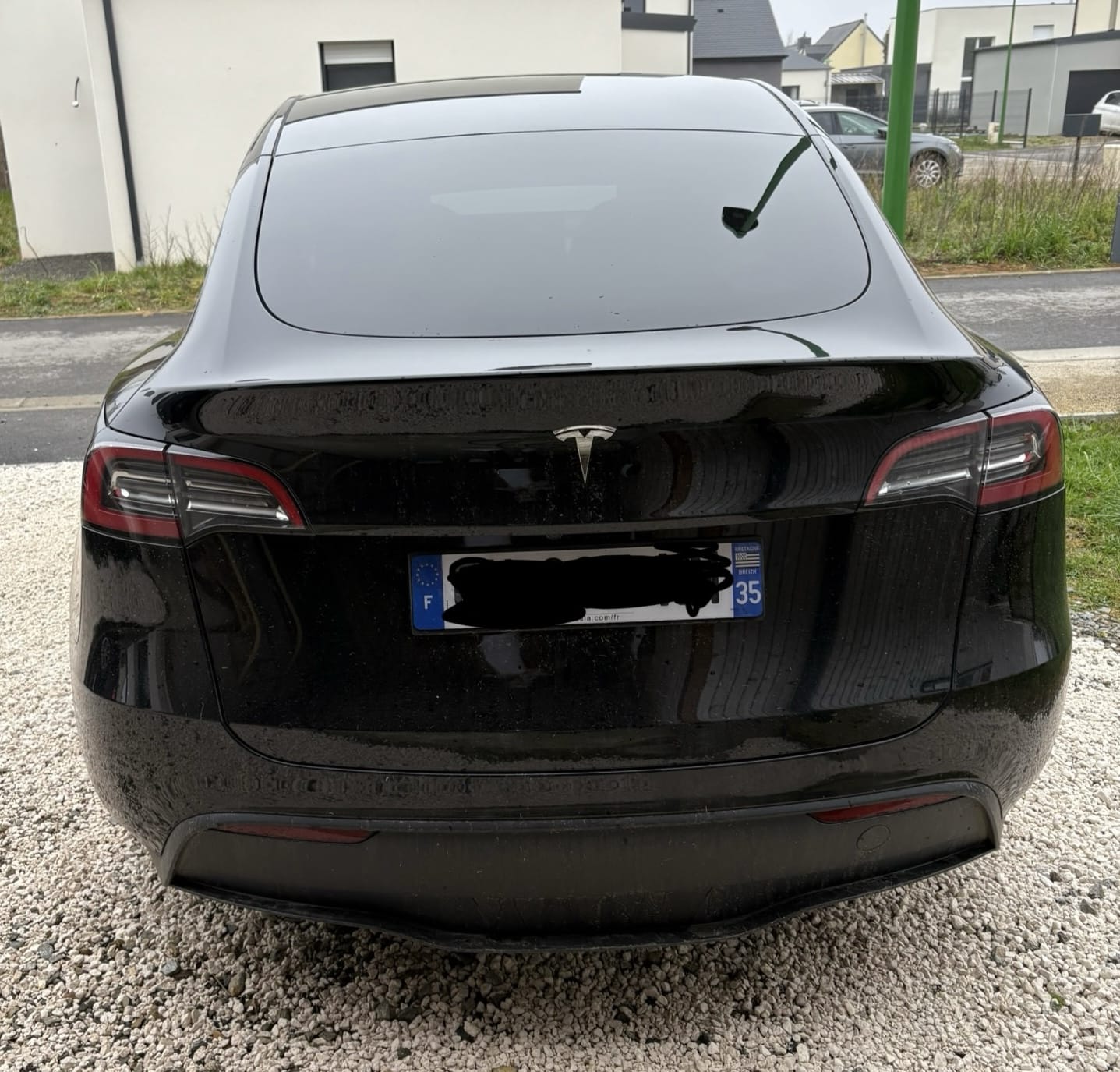Tesla Model Y Standard Range avec Audio Bluetooth