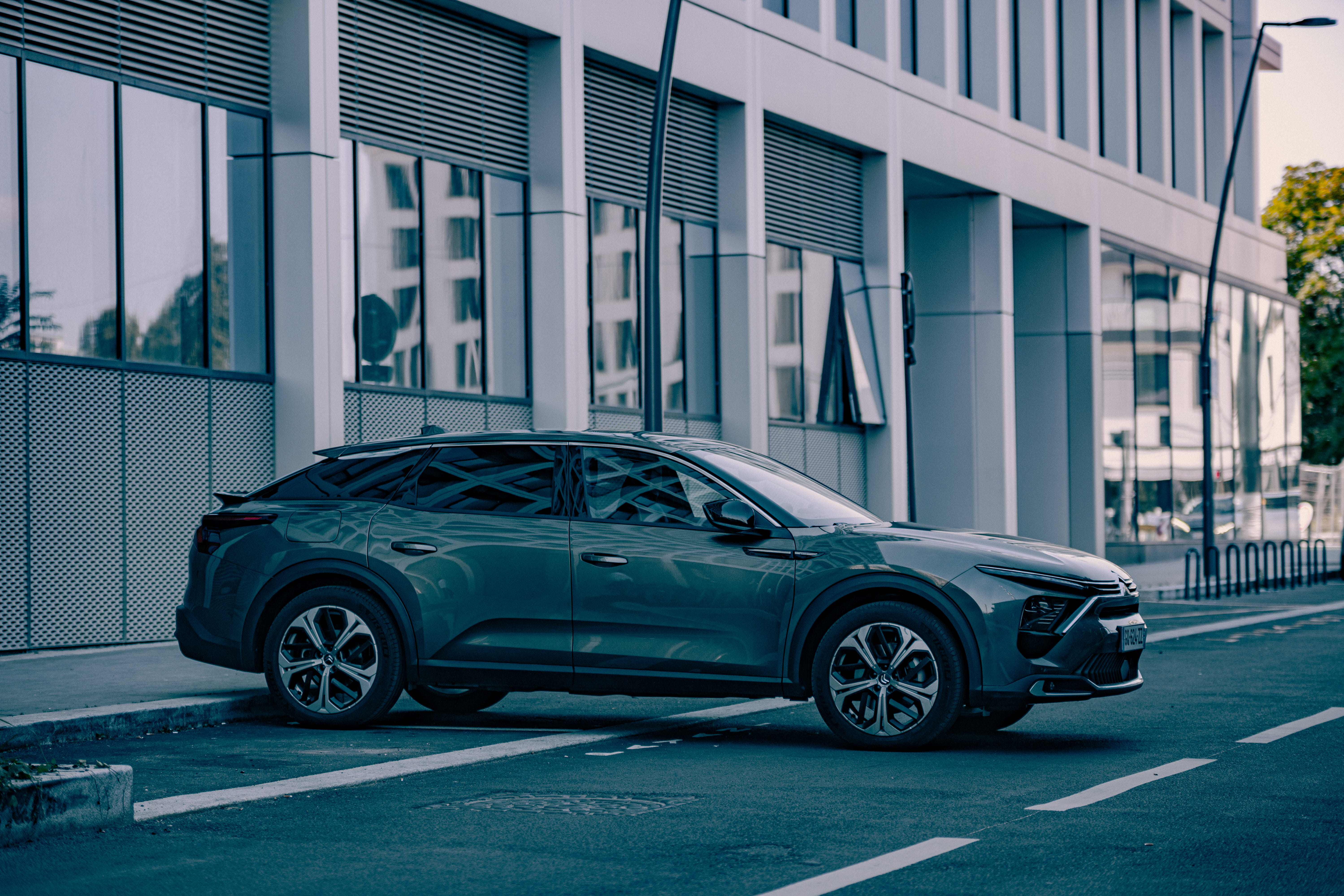 Citroen C5, 2023, Essence 95 / Électrique (hybride), automatique