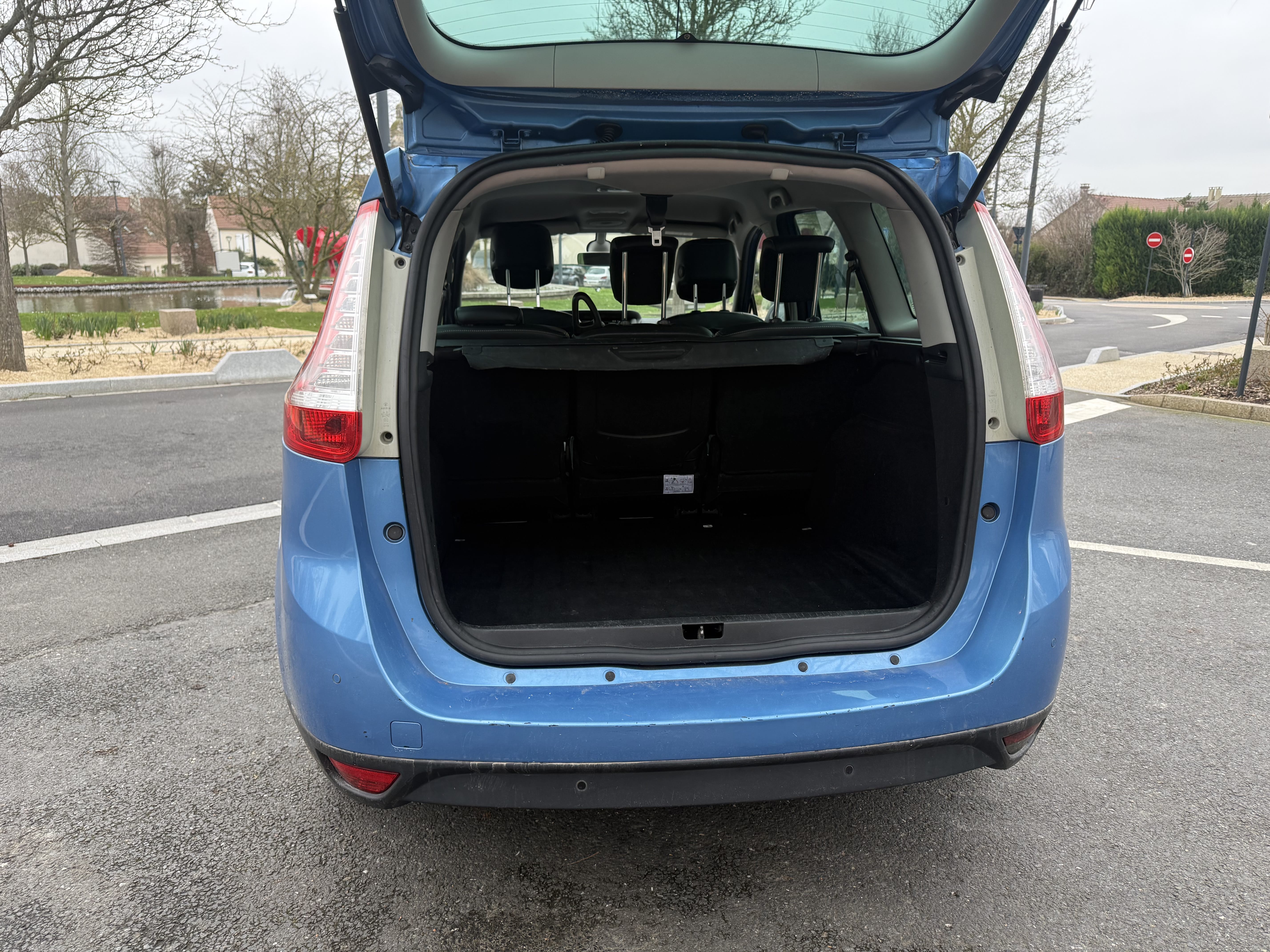 Renault Grand Scenic avec Siège bébé