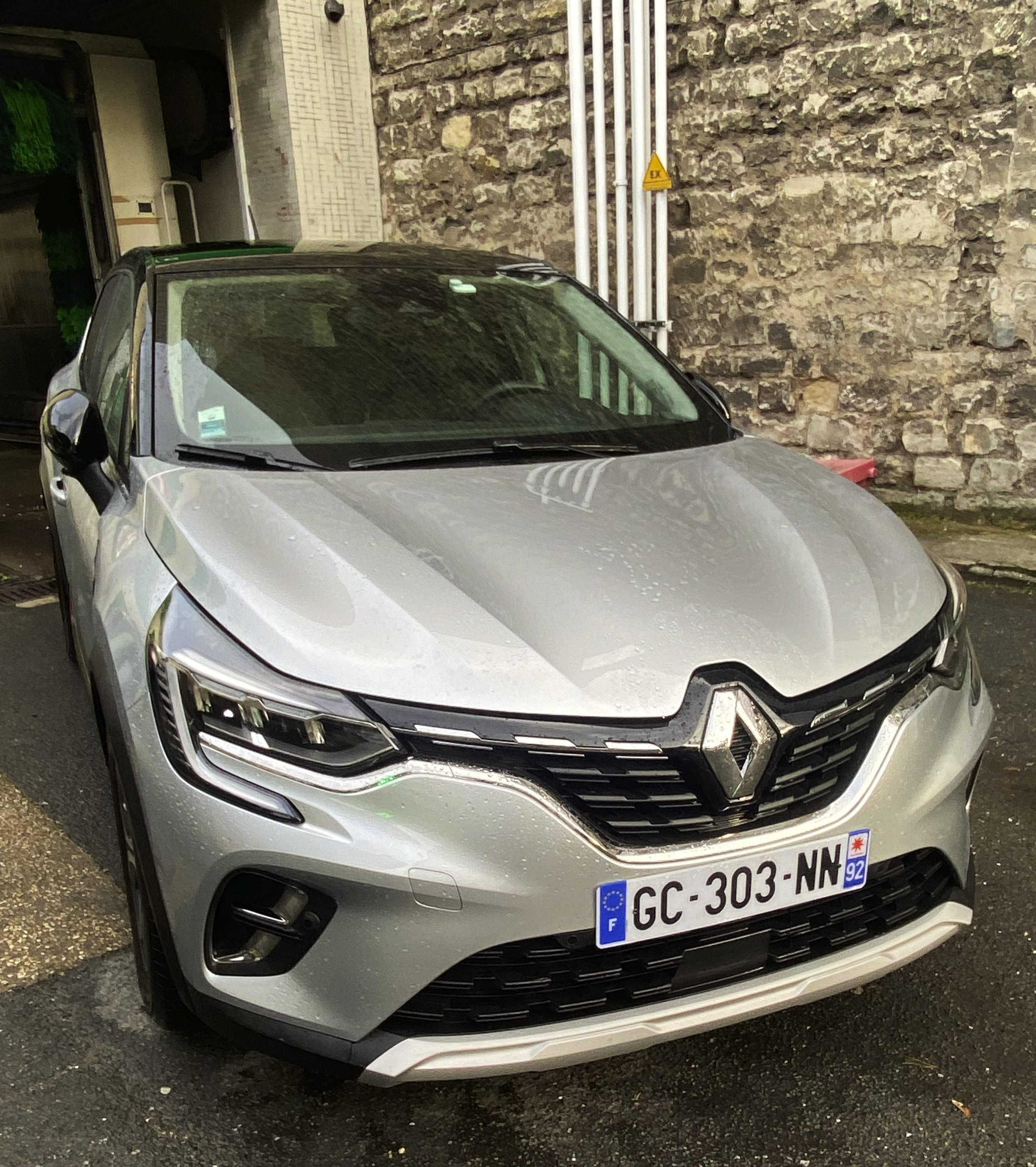 Renault Captur, 2021, Essence 98 / Électrique (hybride), automatique