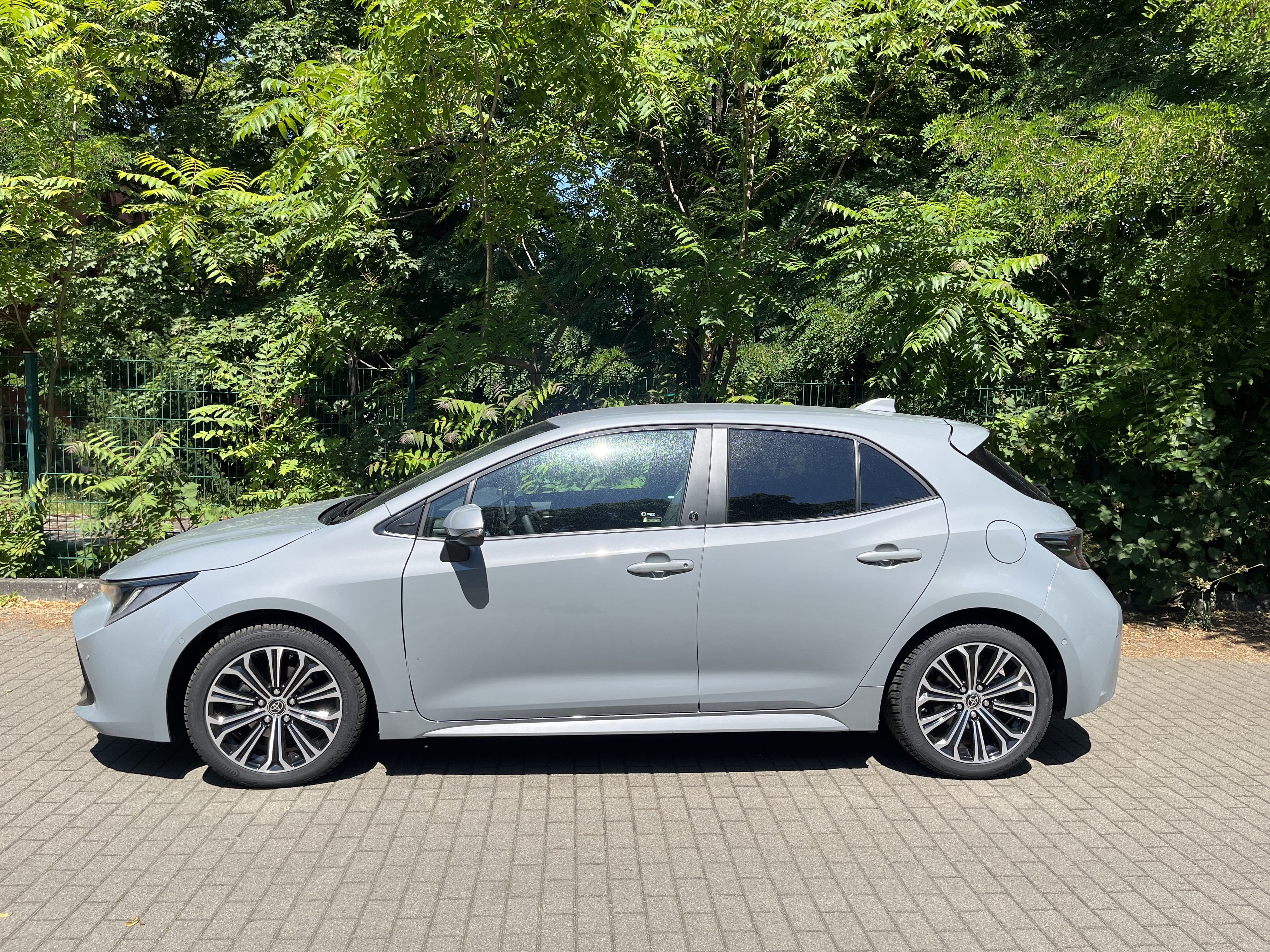 Toyota Corolla Hybrid Sport - Mitte/Checkpoint Charly mit Klimaanlage