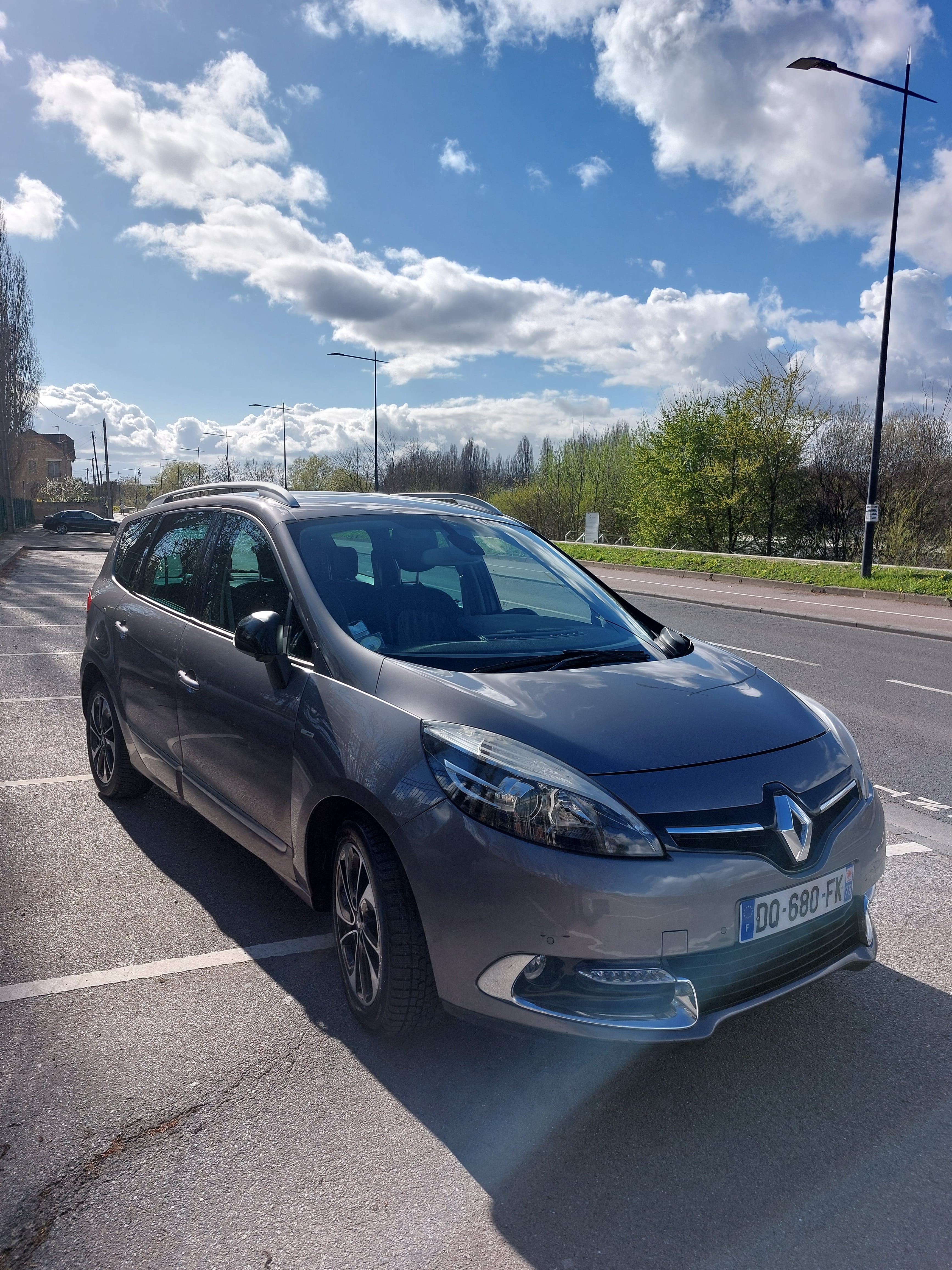 Renault Grand Scenic 1.5 DCI 110 CV eco 2 Édition Bose avec Audio Bluetooth