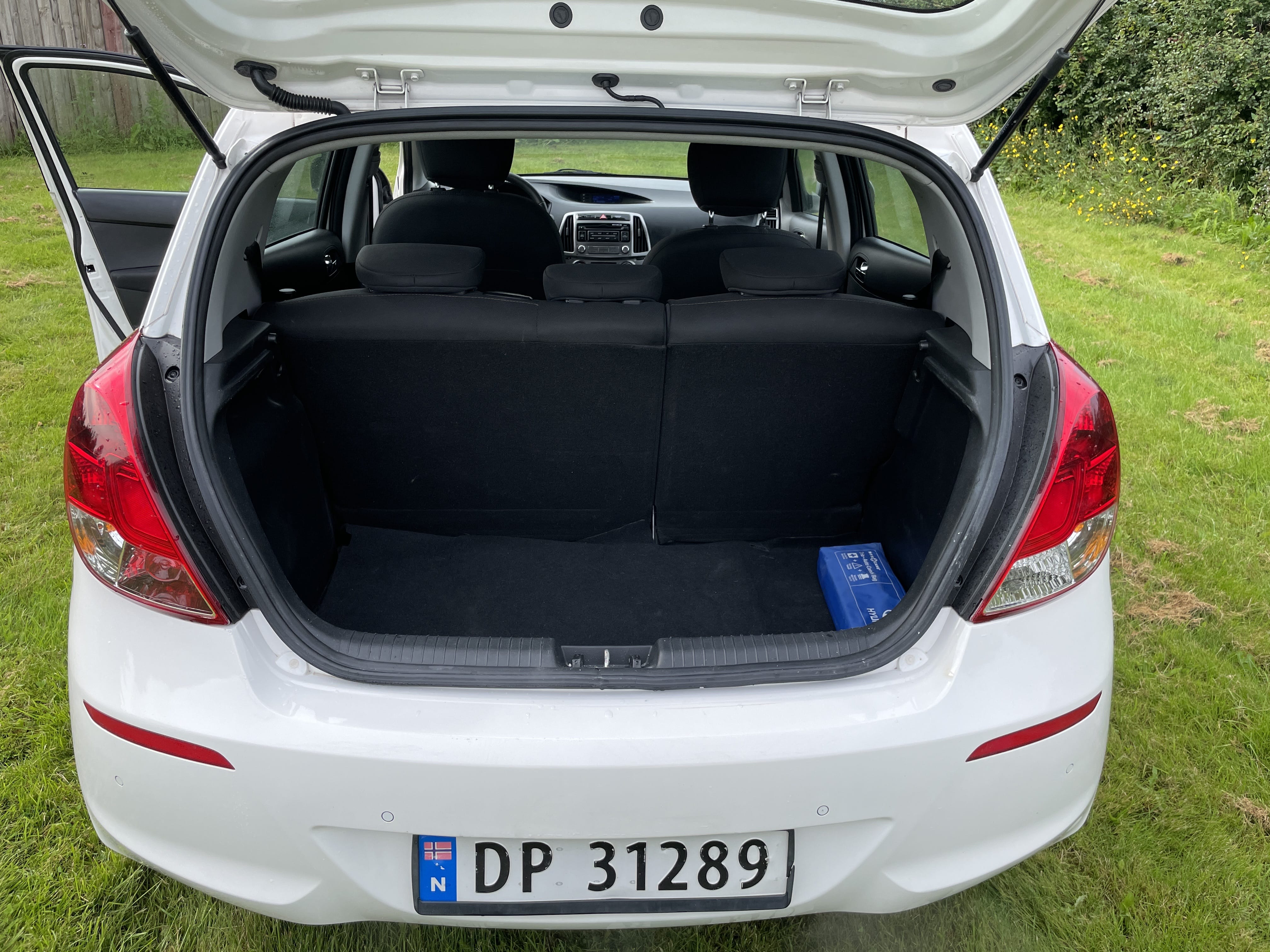 Hyundai i20 Automat med Vinterdekk