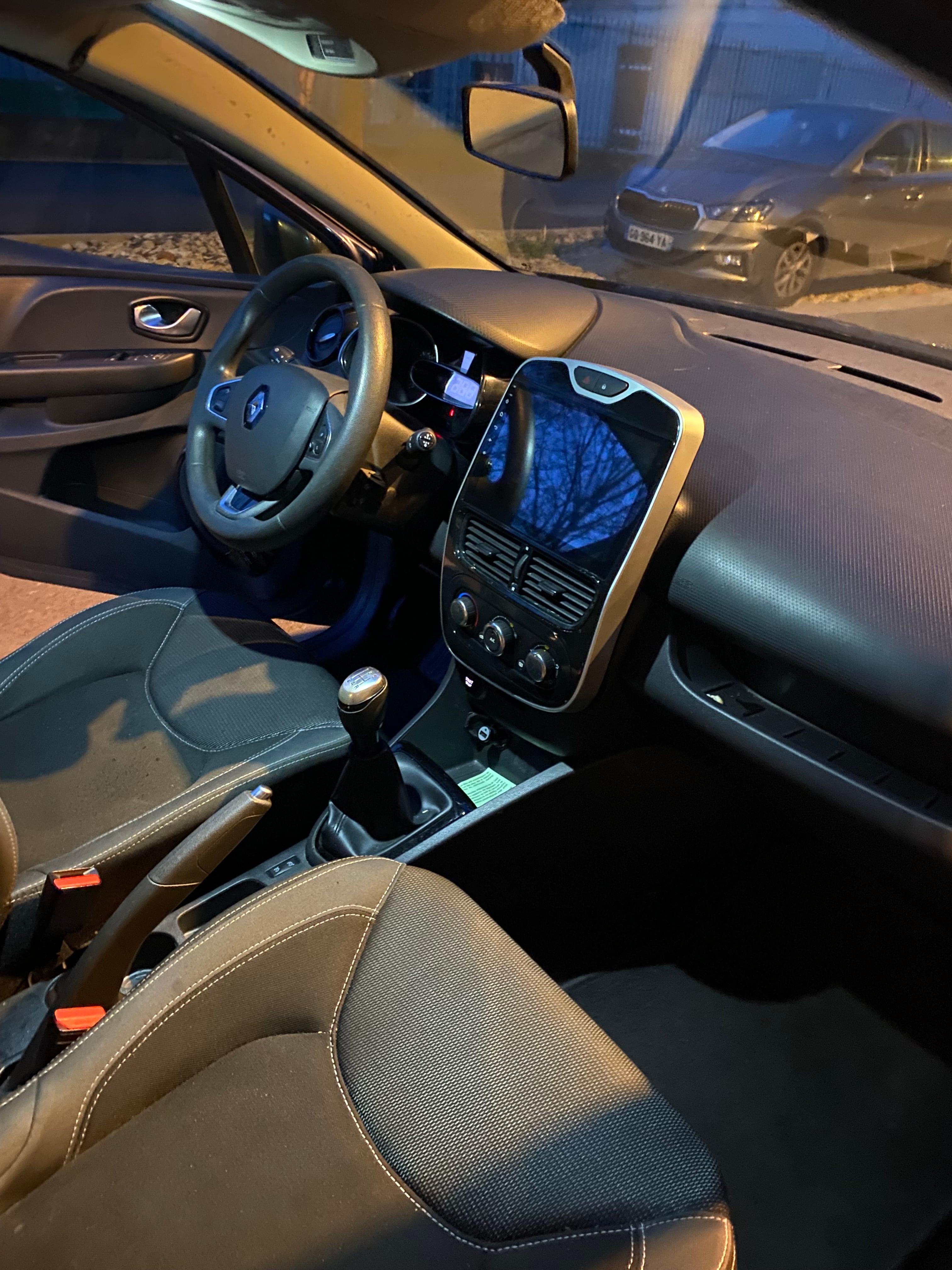 Renault Clio avec GPS