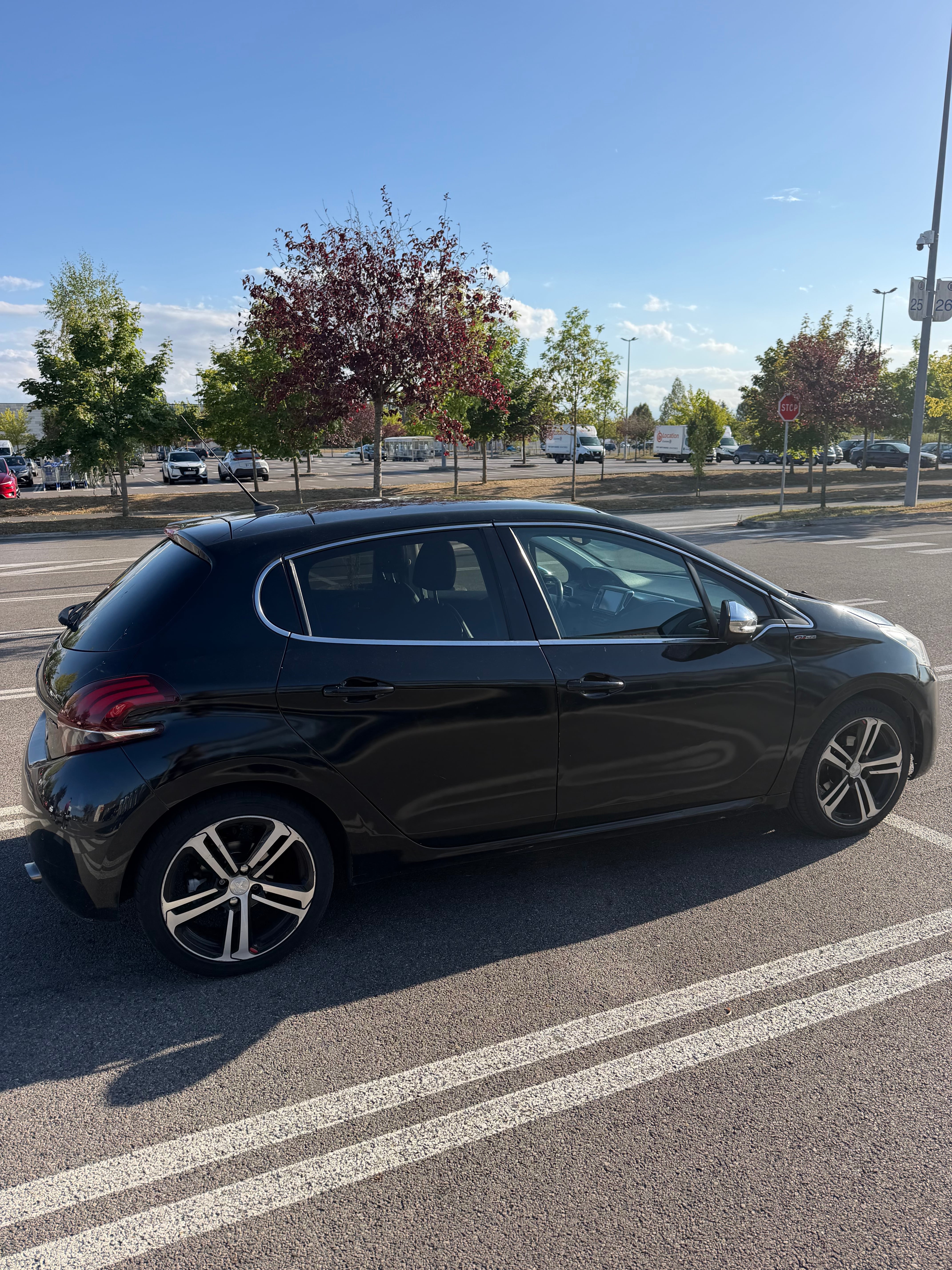 Peugeot 208 avec GPS