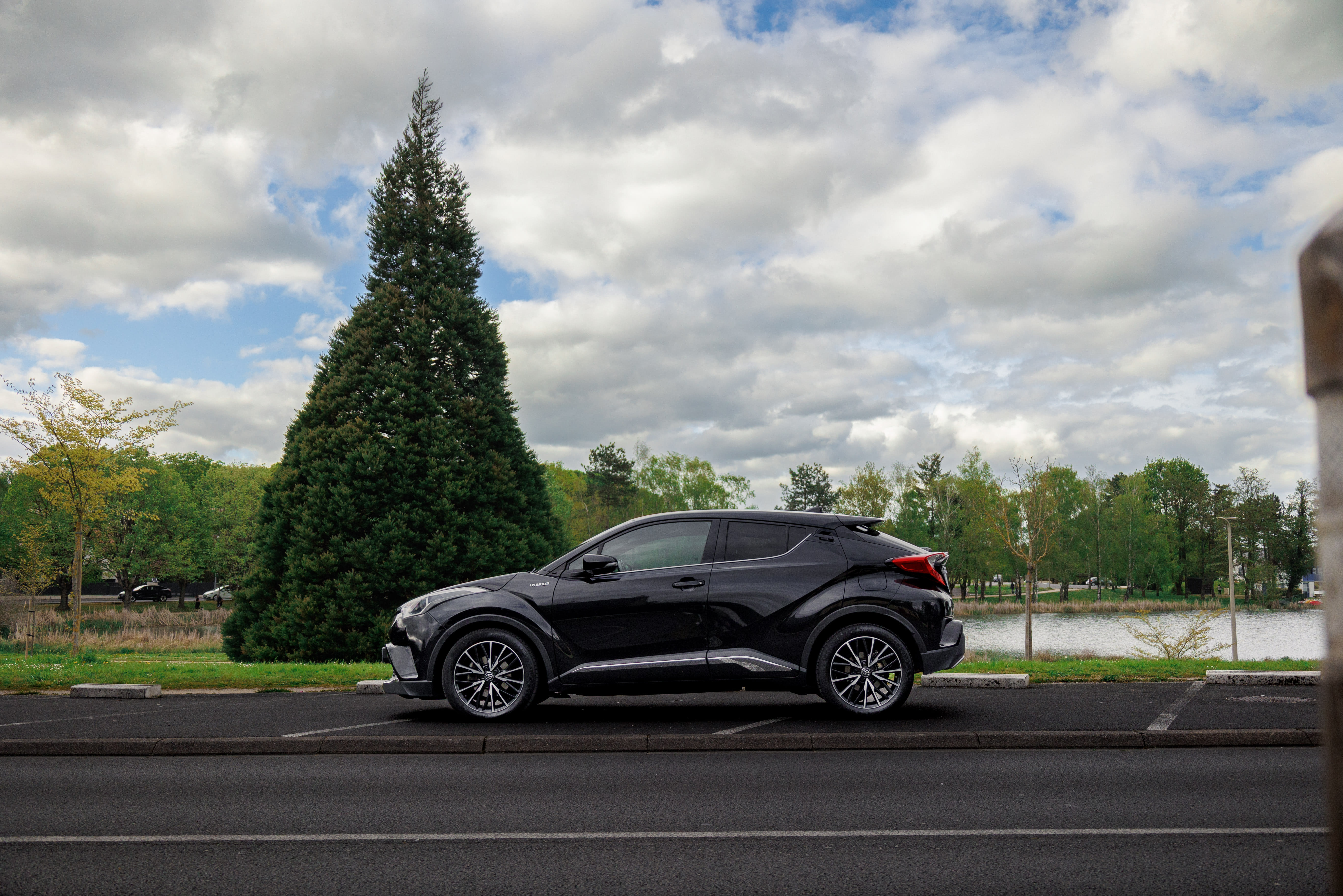 Toyota C-HR Hybrid avec Climatisation