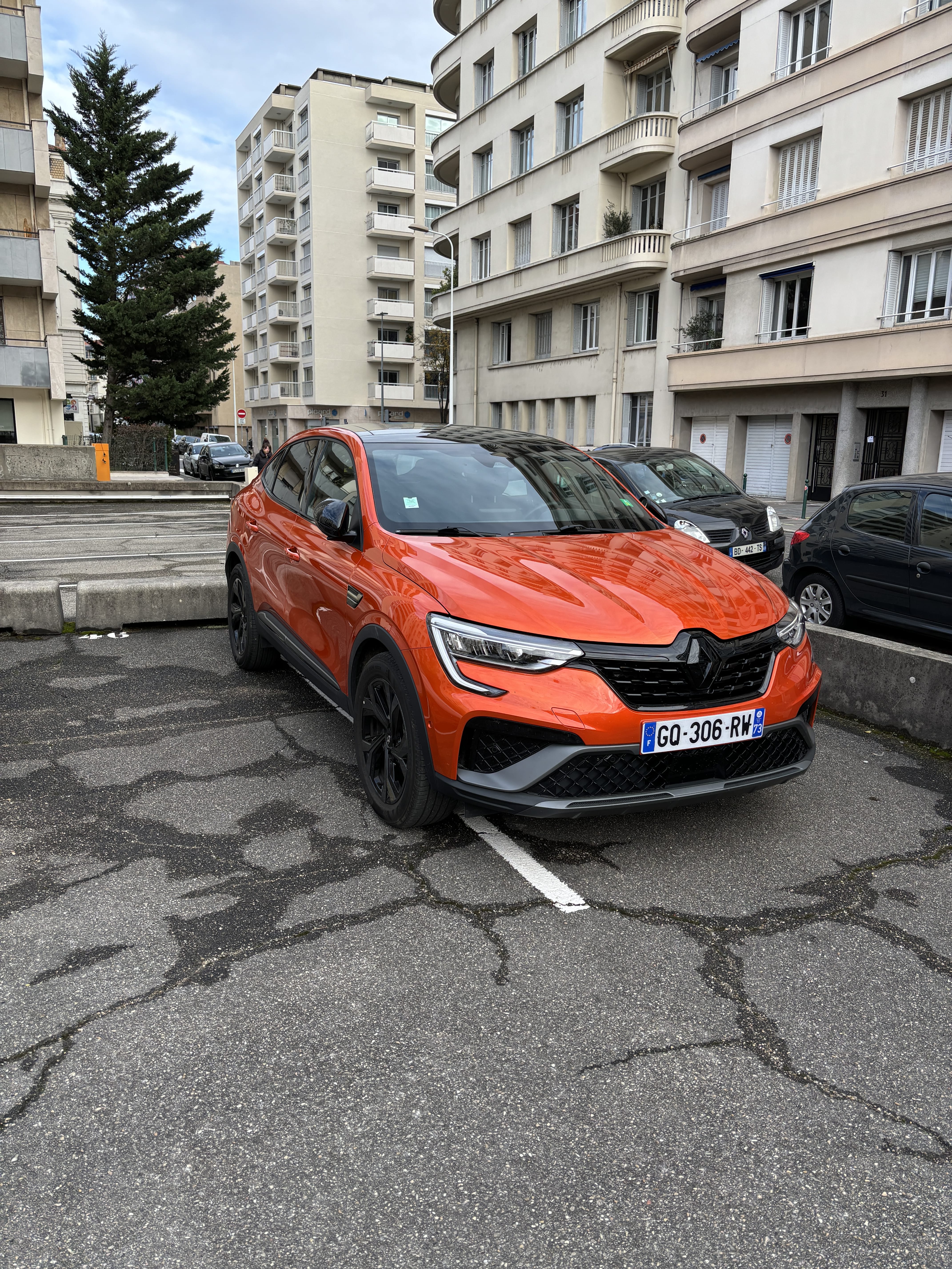 Renault Arkana E-Tech, 2023, Essence 95 / Électrique (hybride), automatique