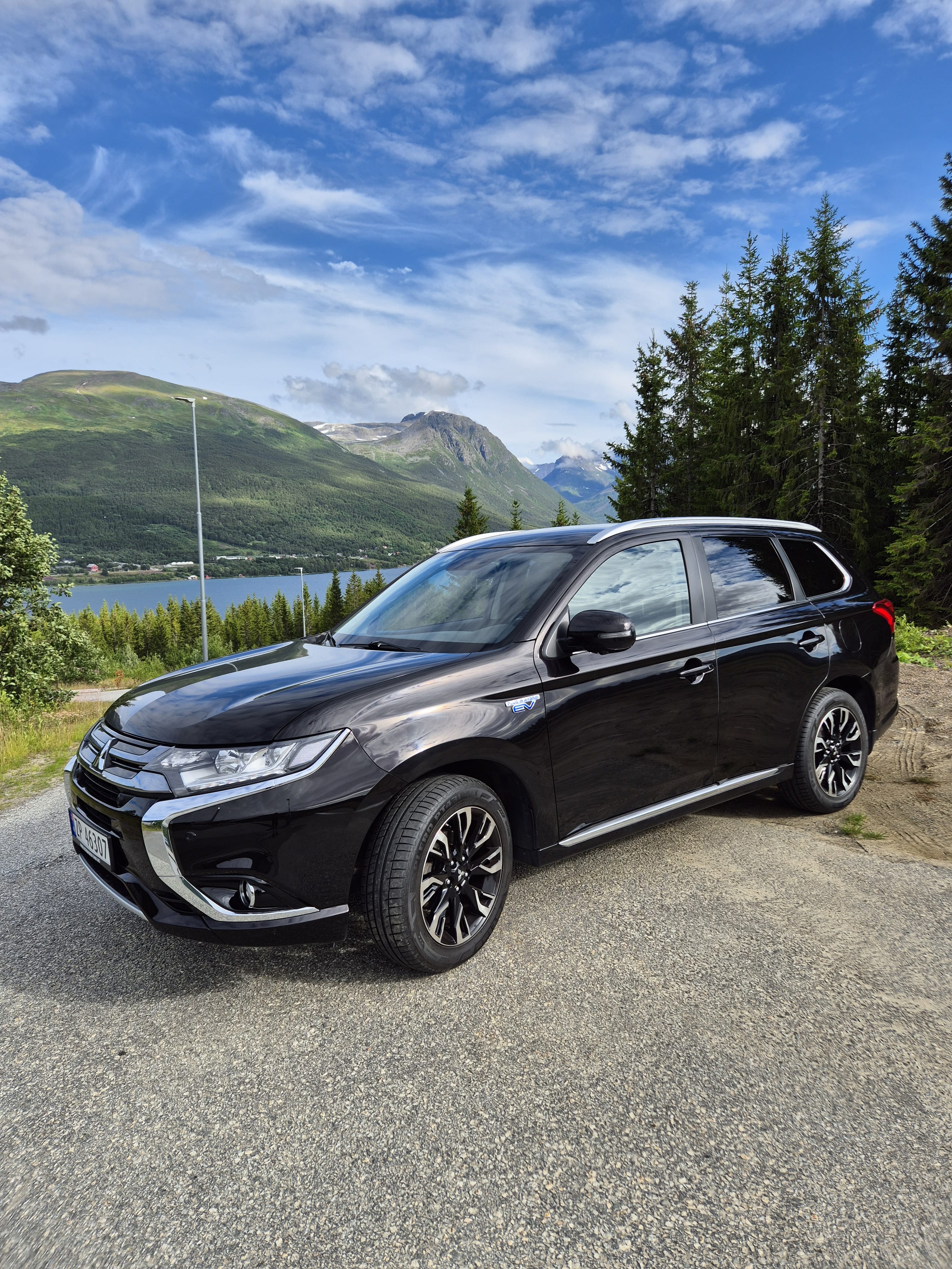 Mitsubishi Outlander PHEV SE, 2016, Blyfri 95 / Elektrisk (hybrid), automatisk