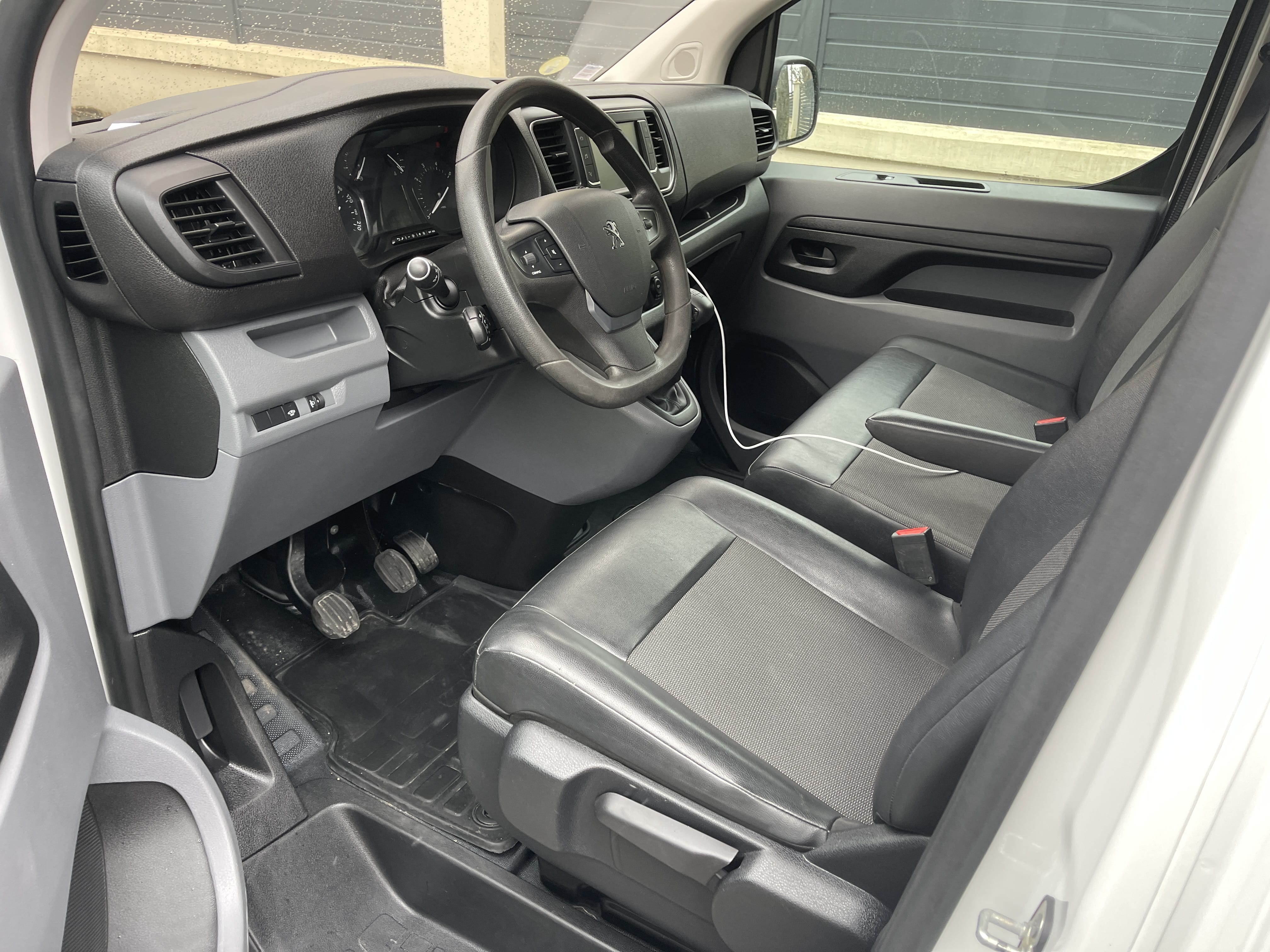 Peugeot Expert Xtra-Long avec Apple CarPlay