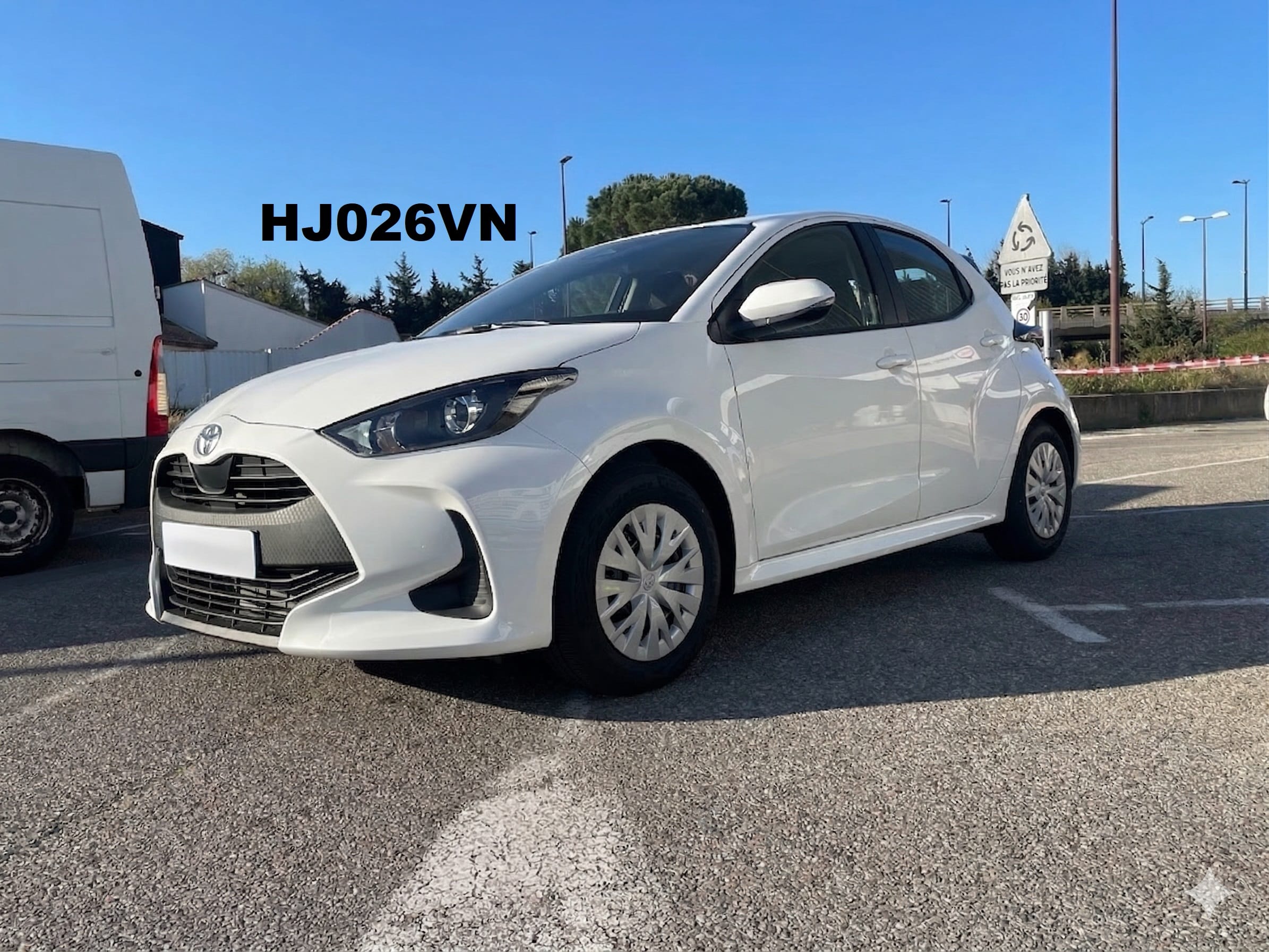 Toyota Yaris Hydride Ess BV auto HJ026VN, 2026, Essence 95 / Électrique (hybride), automatique