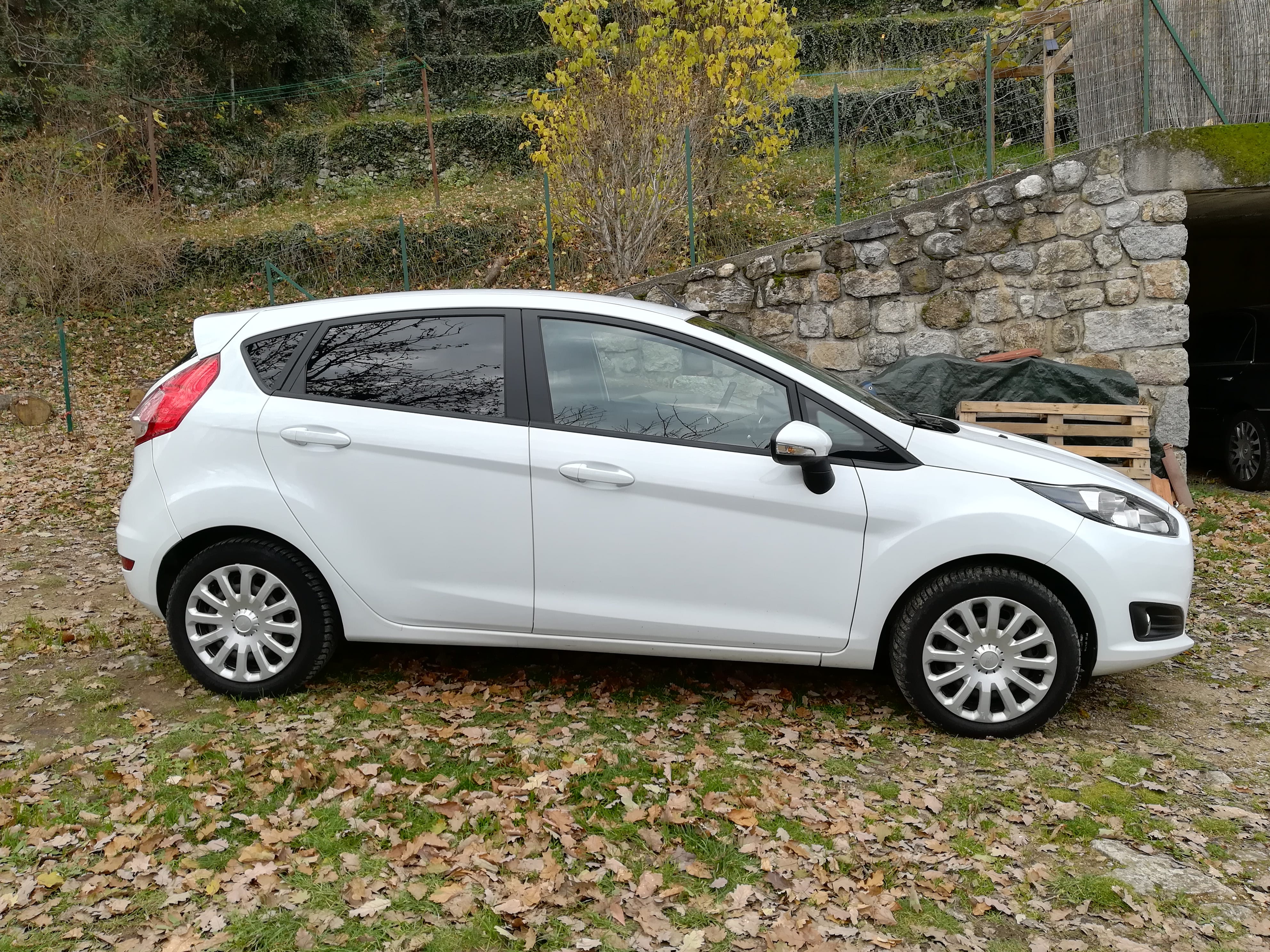 Ford Fiesta 1.0L EcoBoost 100 ch avec Climatisation