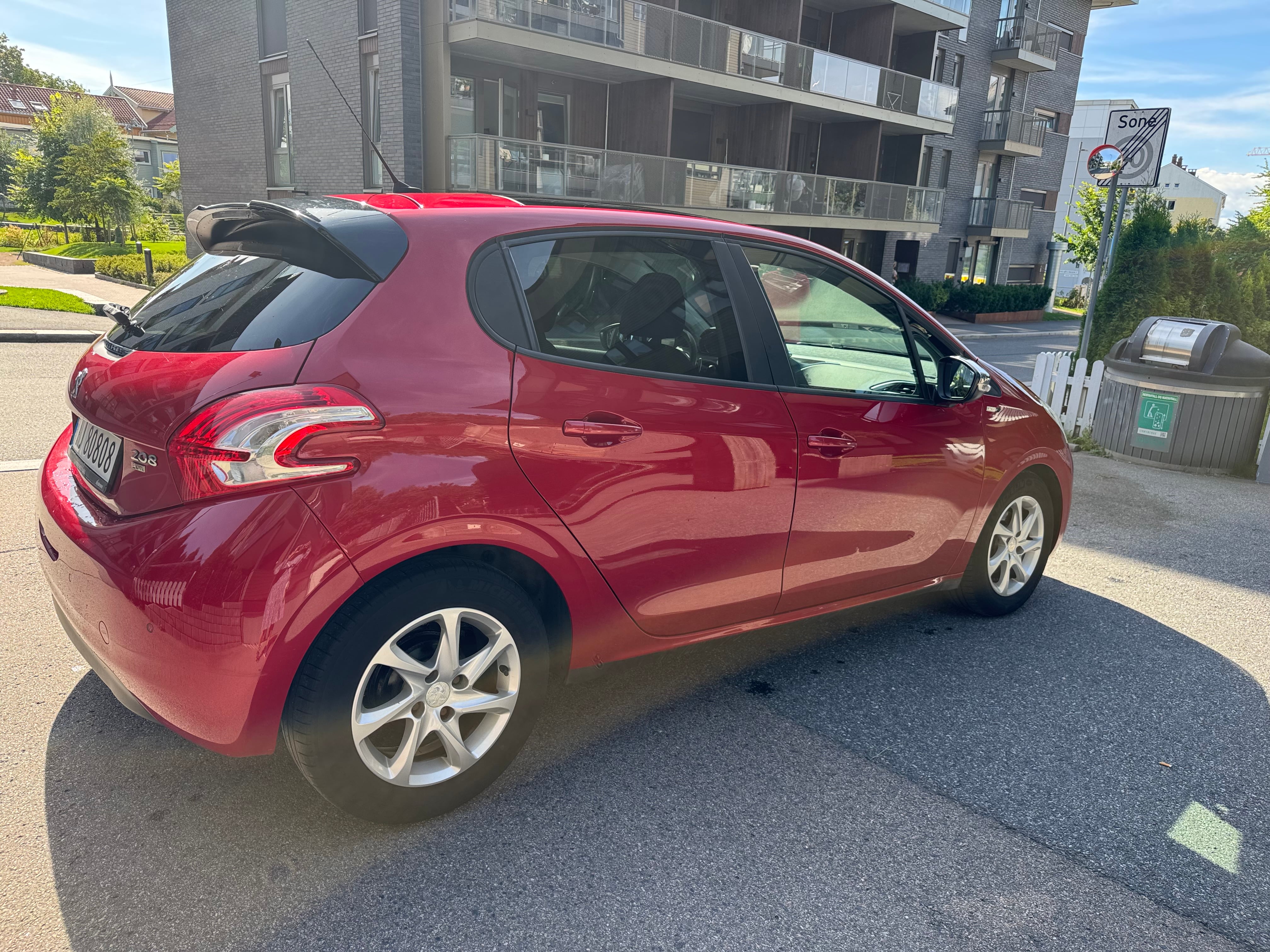 Peugeot 208 mit Autoradio