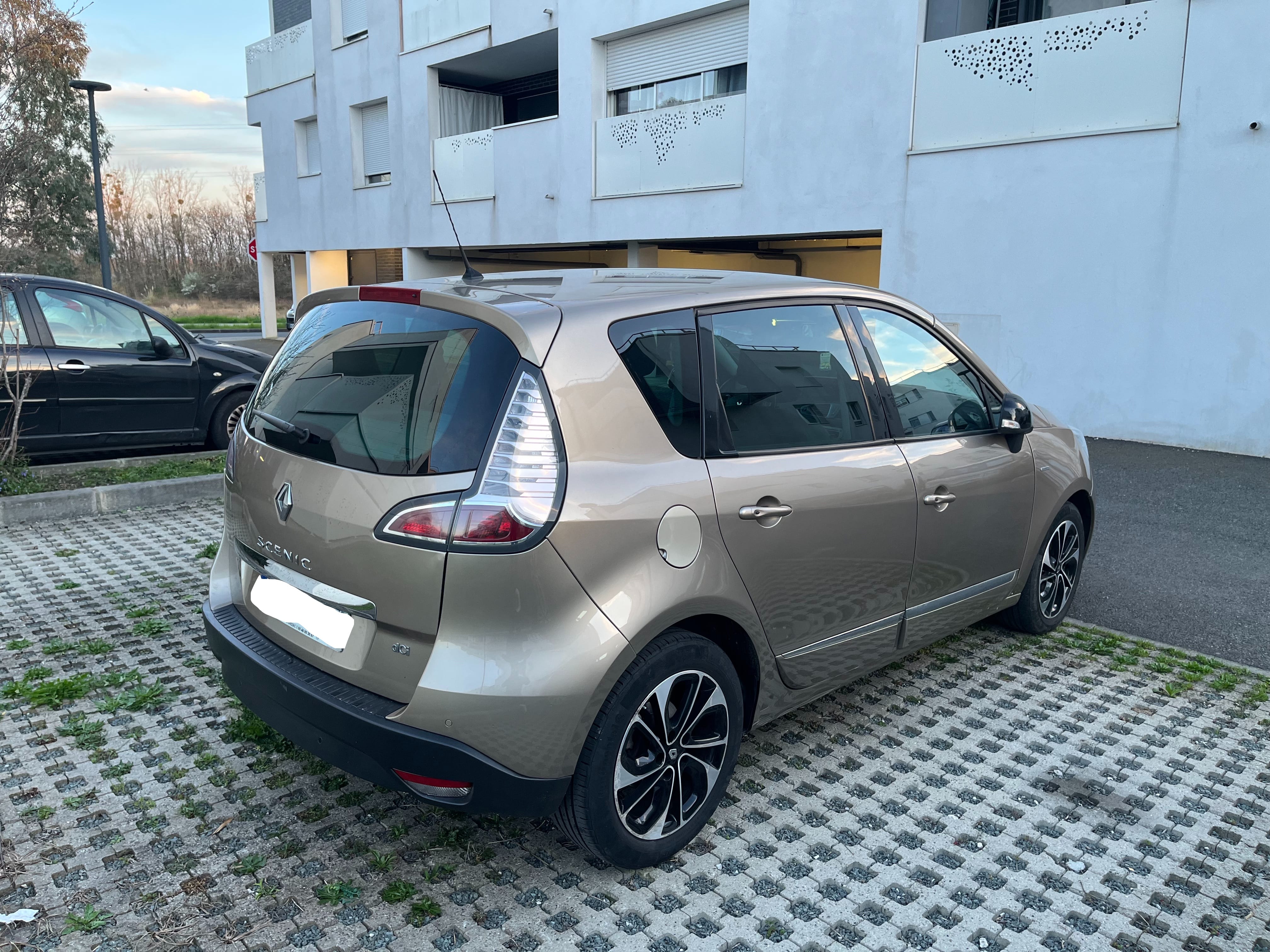 Renault Scenic avec Caméra de recul