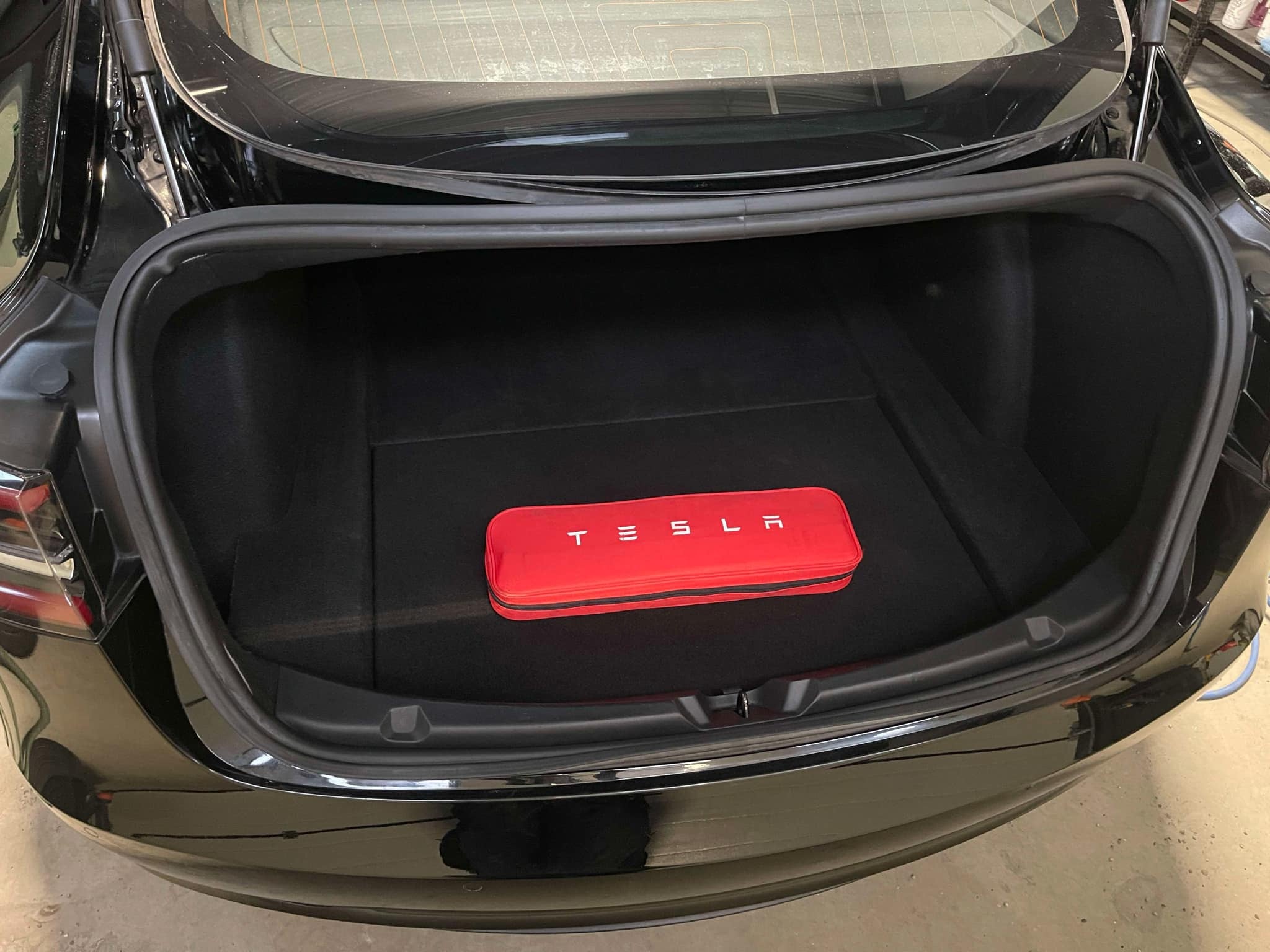 Tesla Model 3 Long Range med Babysete