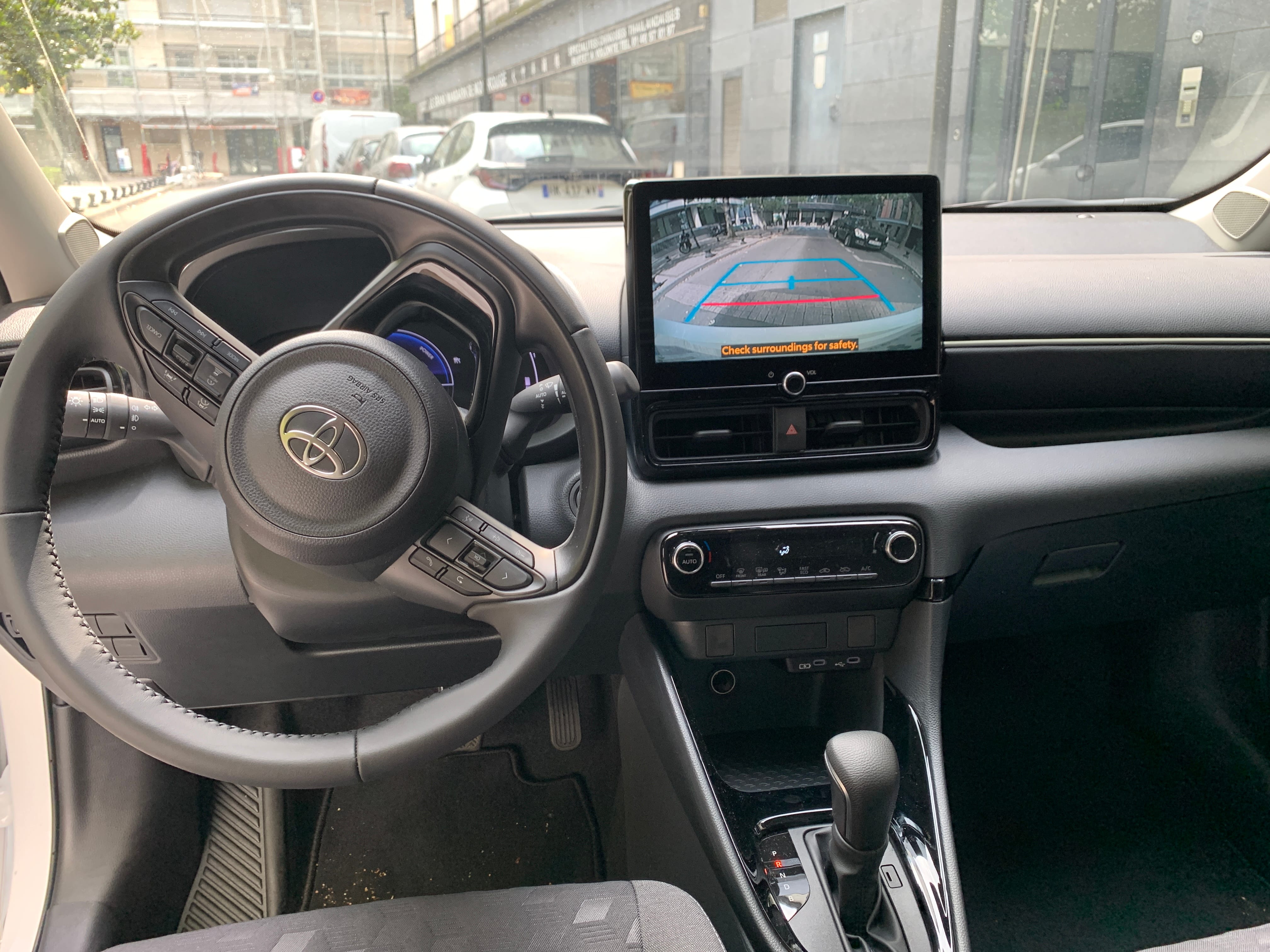 Toyota Yaris Hybride avec Régulateur de vitesse