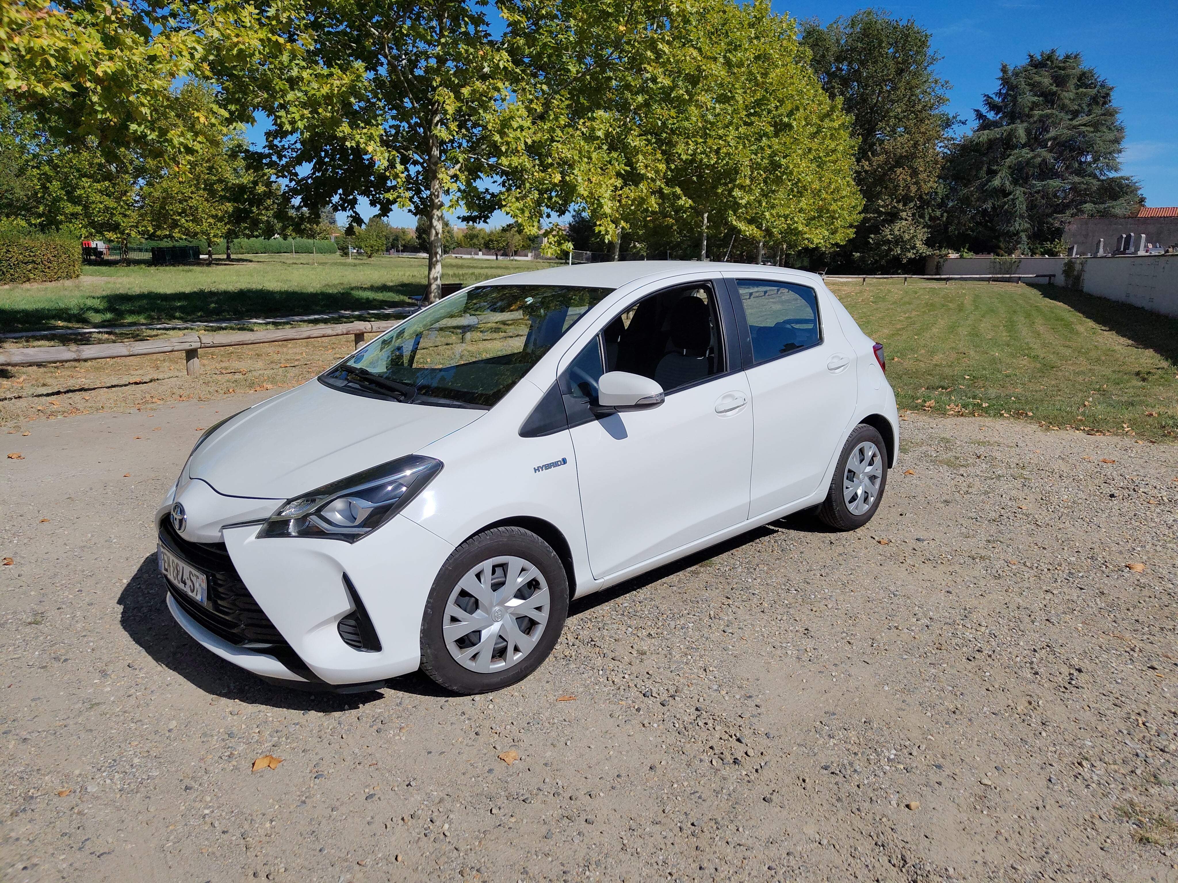 Toyota Yaris Hybride, 2017, Essence 95 / Elektro (Hybrid), Automatik