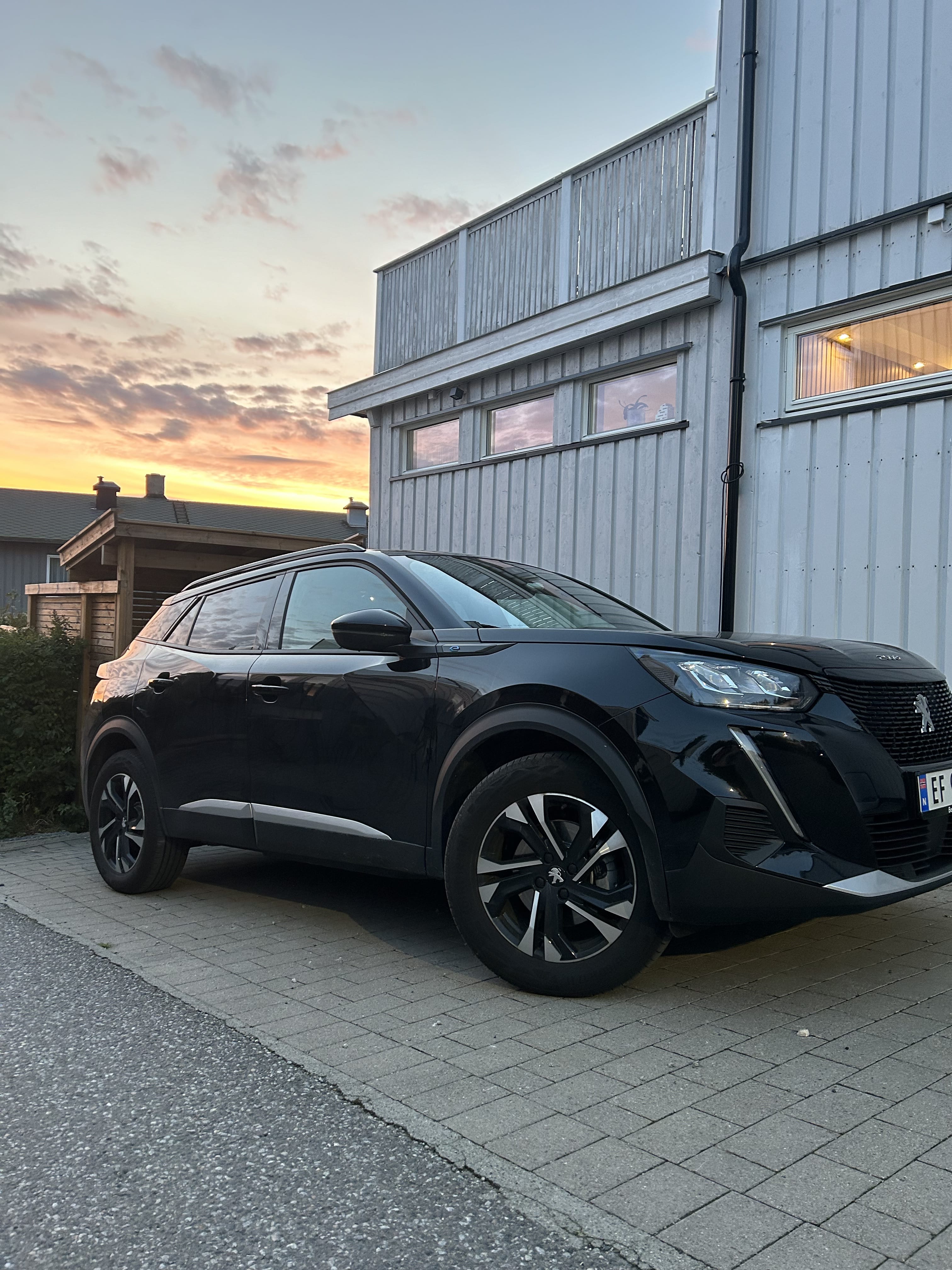Peugeot e-2008 med Cruisekontroll