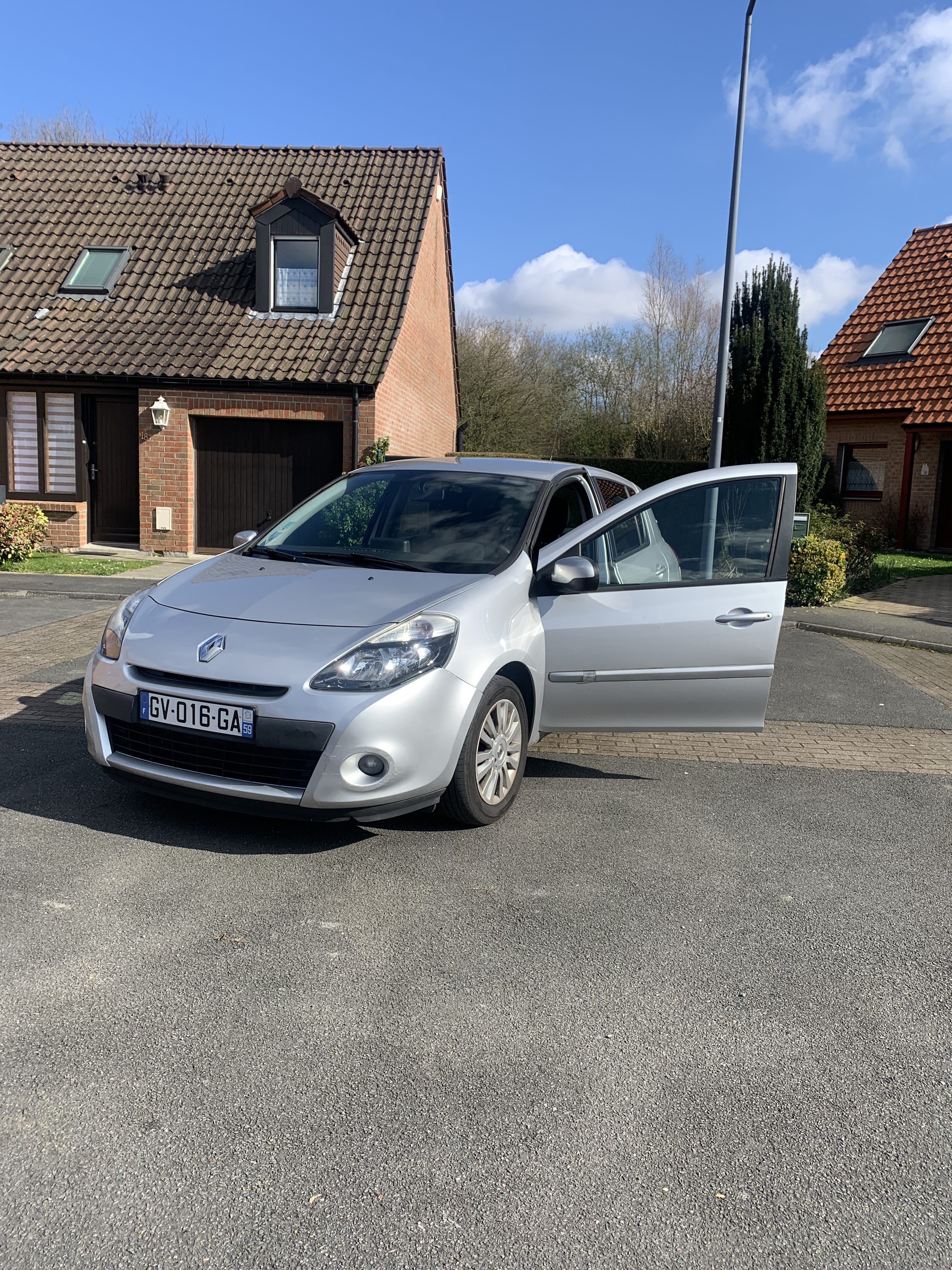 Renault Clio avec Climatisation
