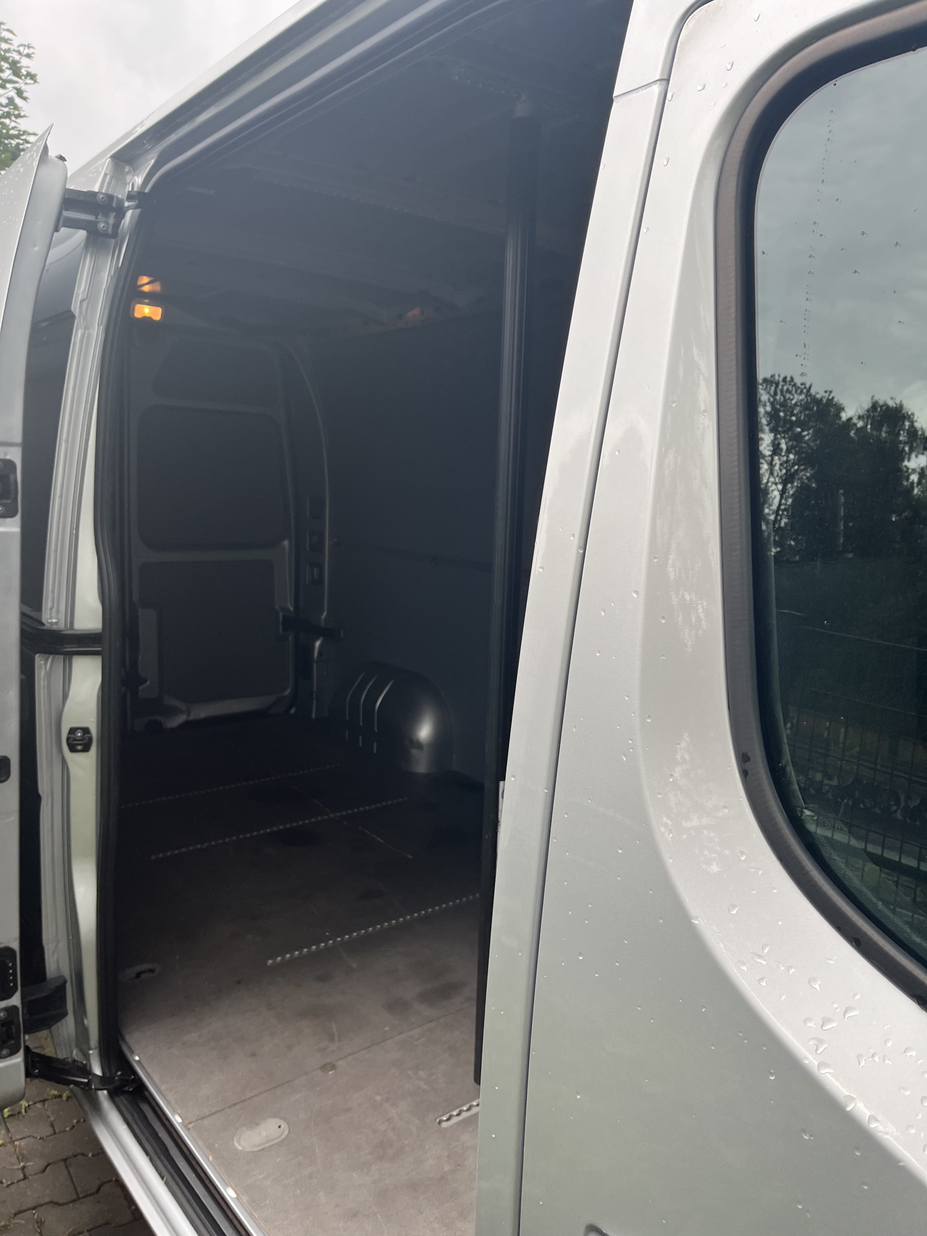 Renault Master mit Navigationsgerät