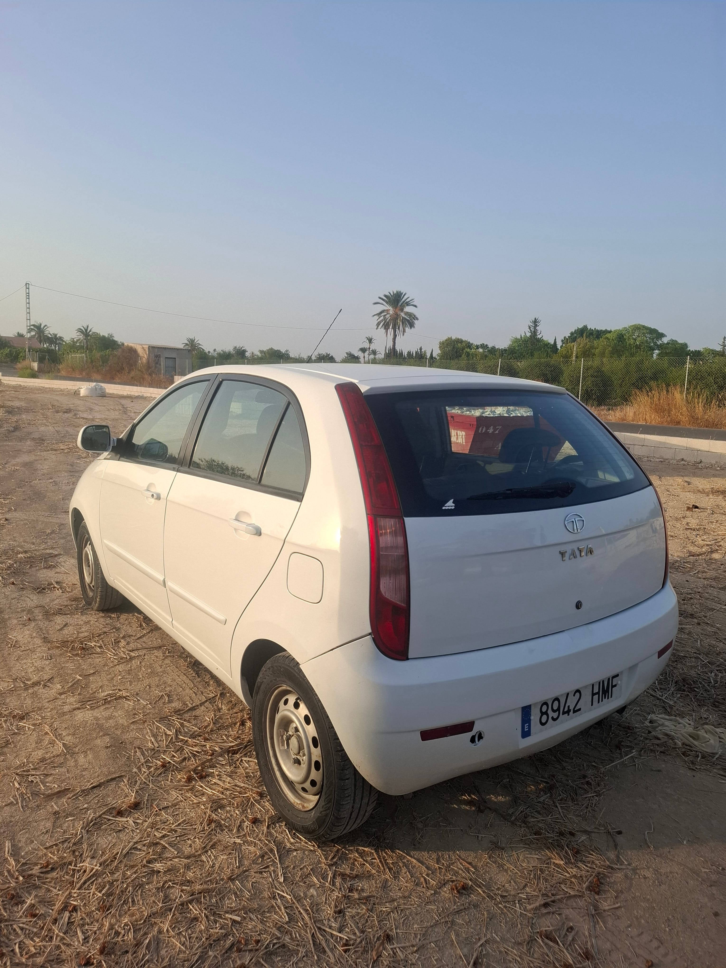 Tata Motors Indica con Silla infantil