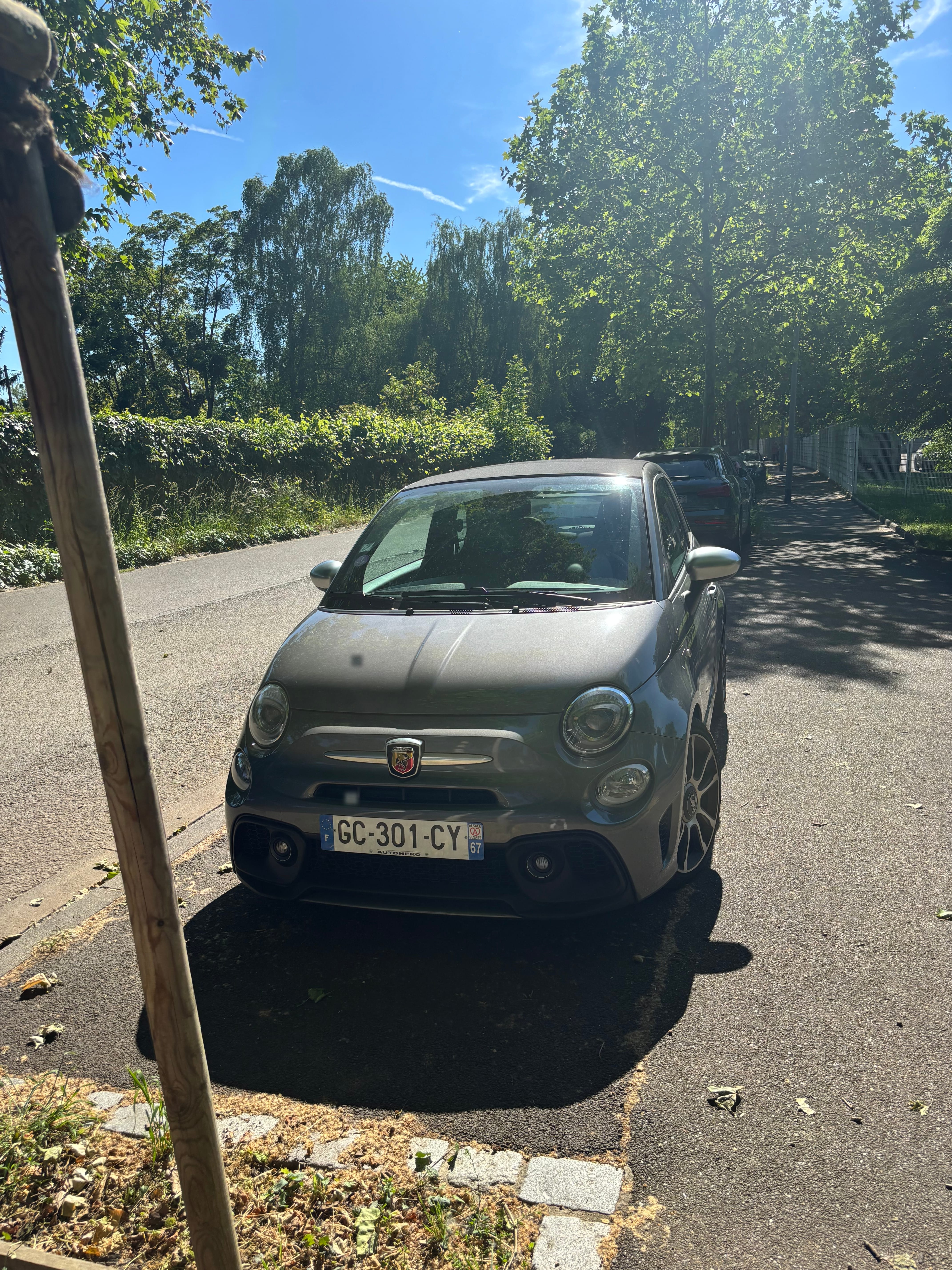 Abarth 595C avec Apple CarPlay