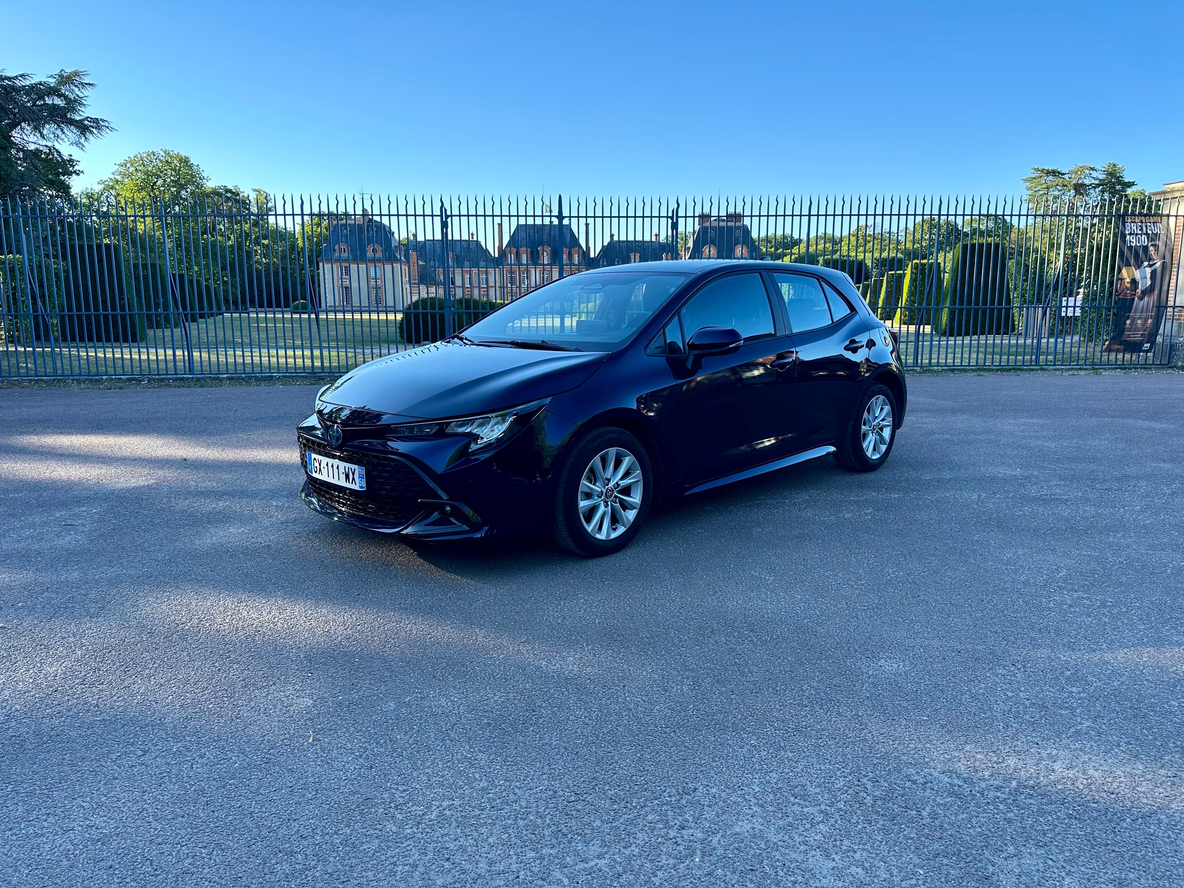 Toyota Corolla, 2024, Essence 95 / Électrique (hybride), automatique