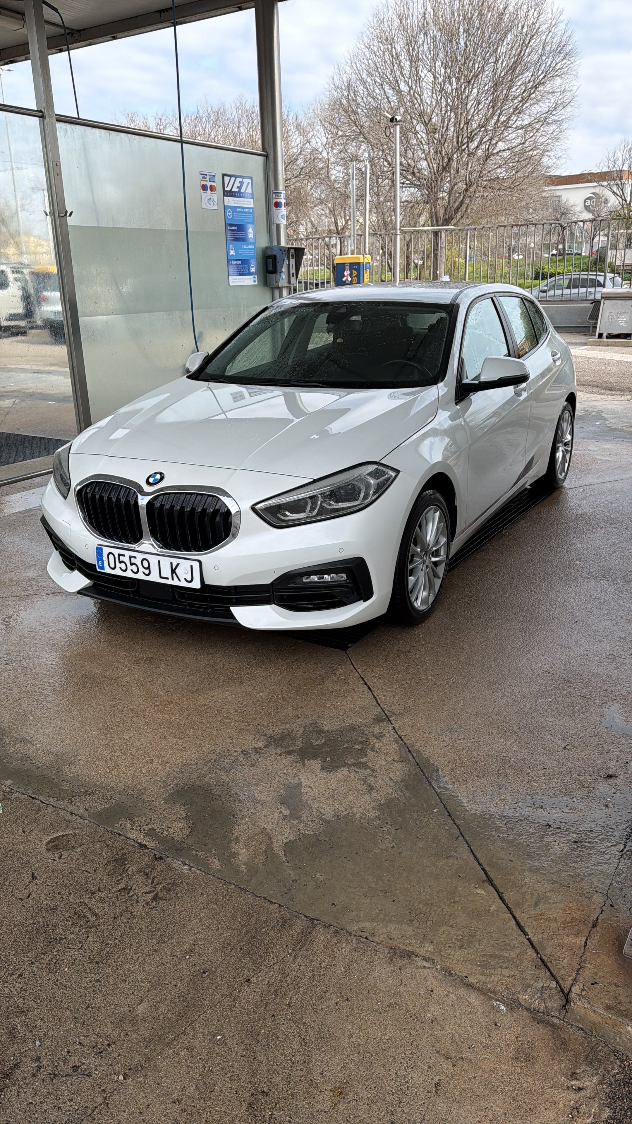 BMW Serie 1 118i 1.5 140 CV with GPS