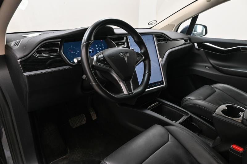 Tesla Model X 90D med Cruisekontroll