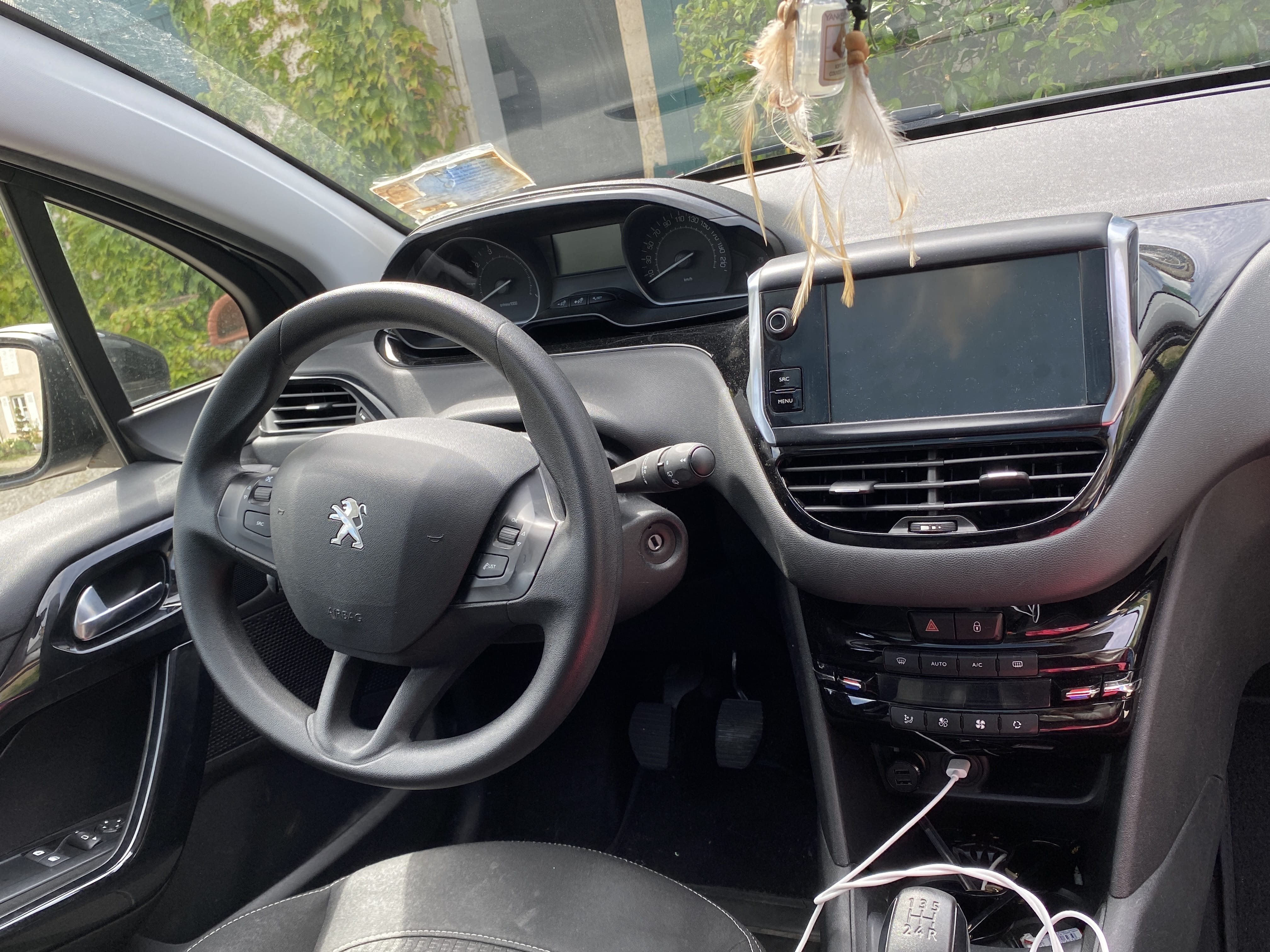 Peugeot 208 Active Suréquipée + avec Siège bébé