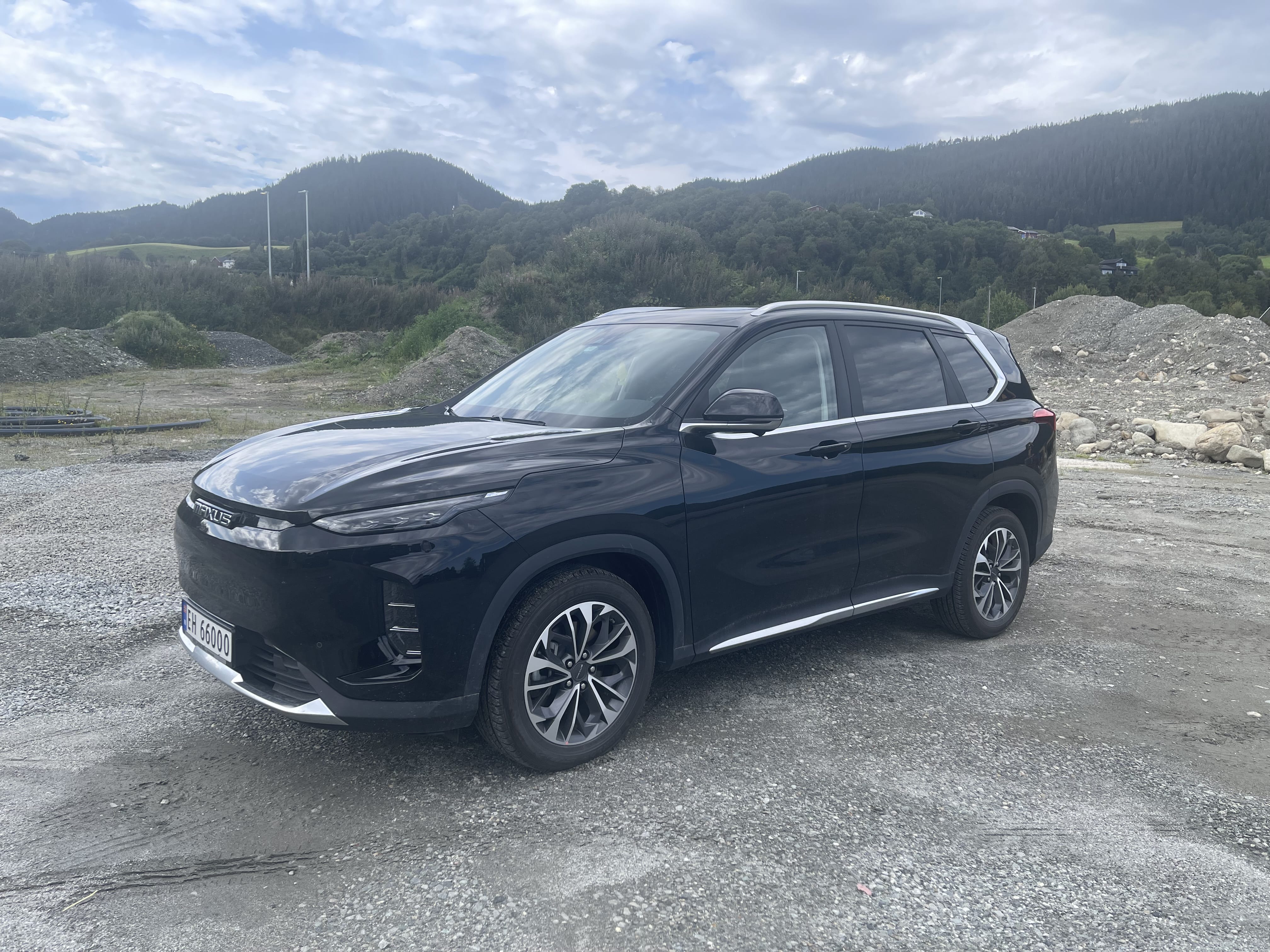 Maxus Euniq, 2024, Electric, automatic