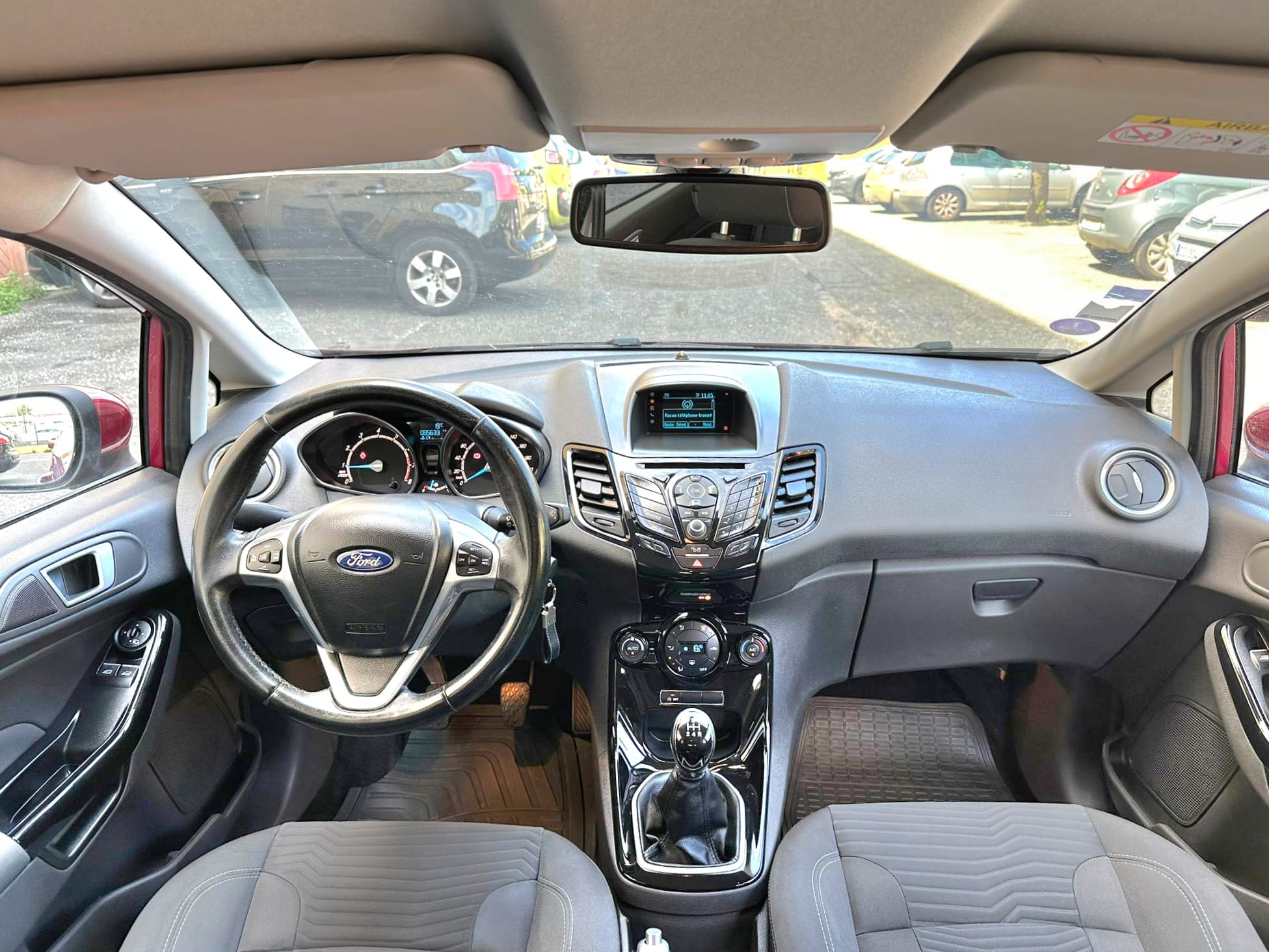 Ford Fiesta avec Siège bébé