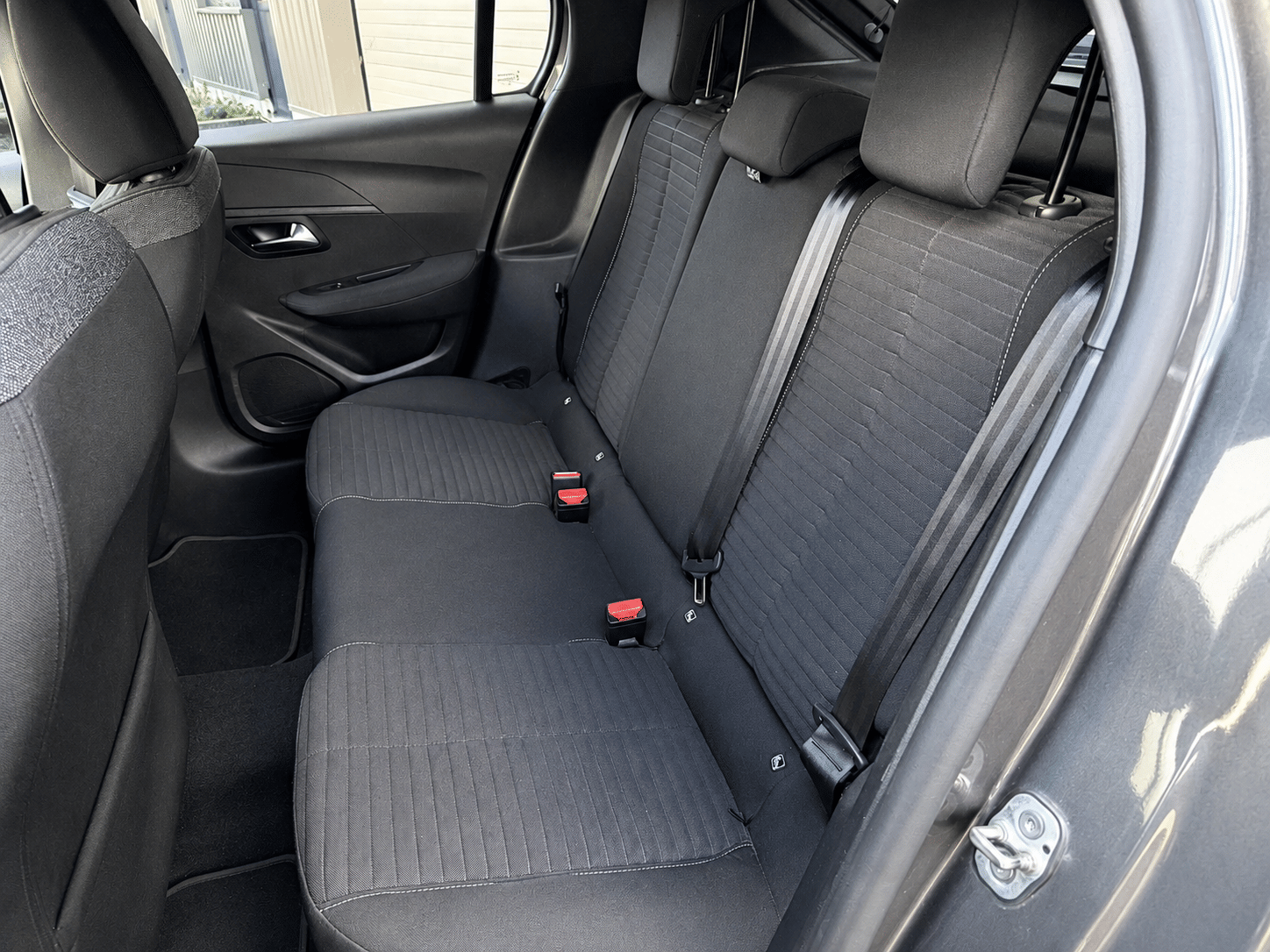 Peugeot 208 avec Apple CarPlay