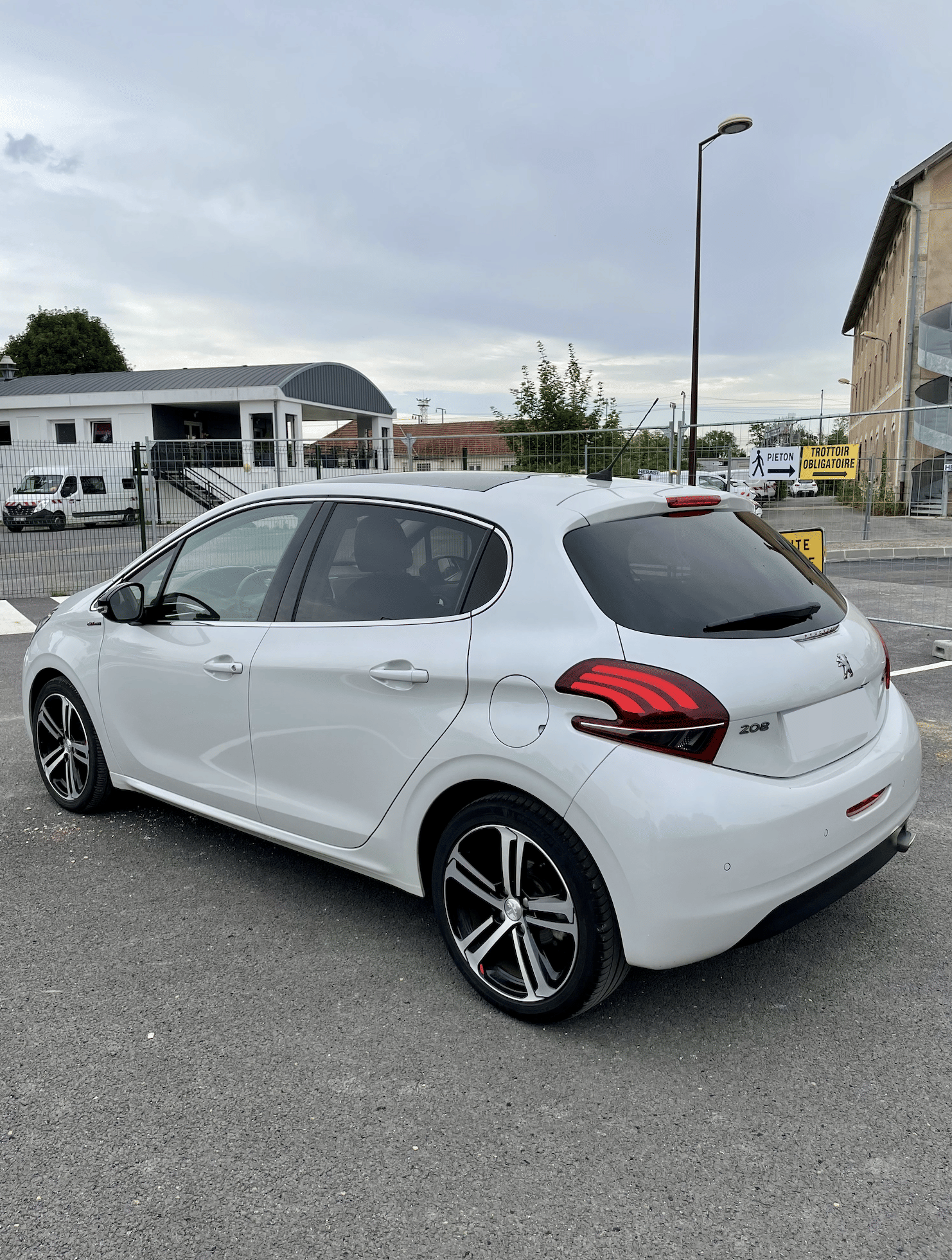 Peugeot 208 avec Régulateur de vitesse