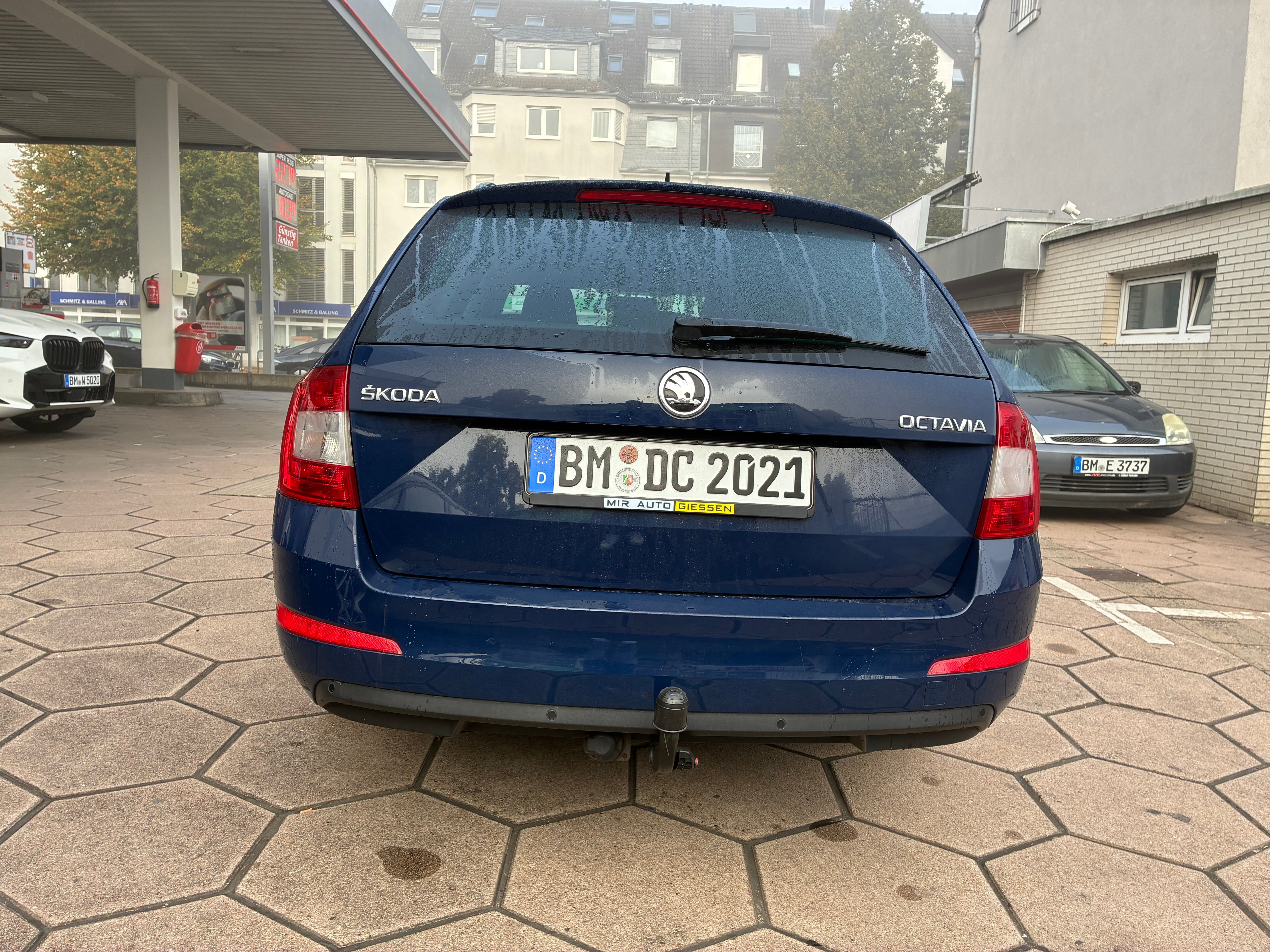Skoda Octavia Kombi mit Navigationsgerät