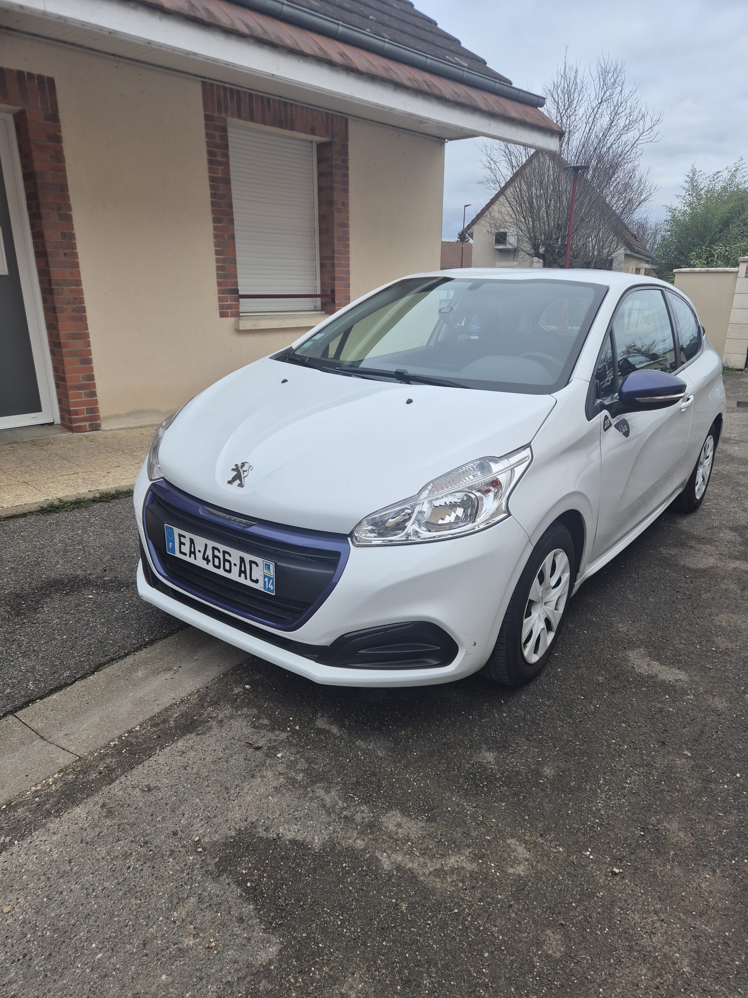 Peugeot 208, 2016, Essence 95