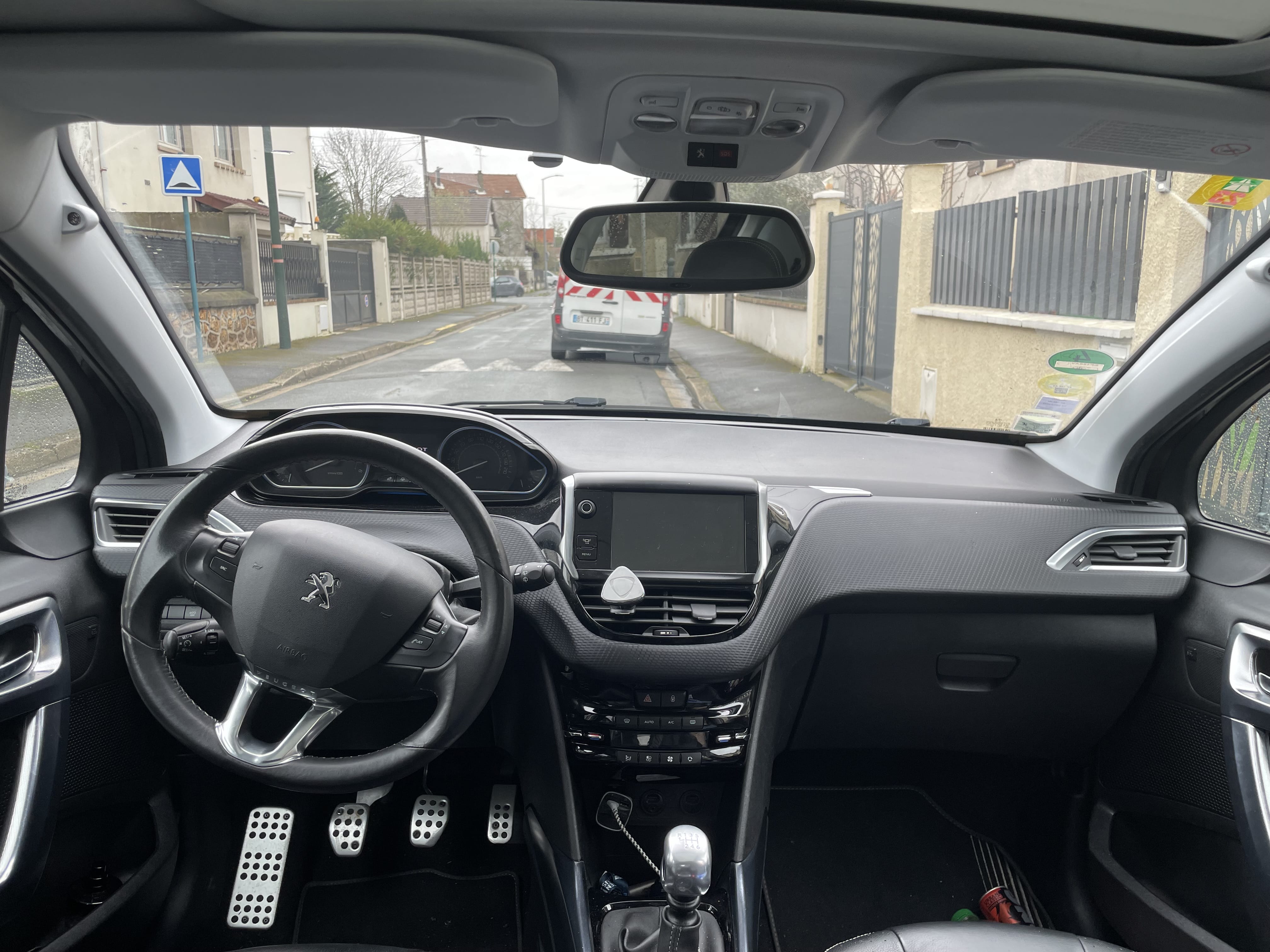 Peugeot e-2008 avec Régulateur de vitesse