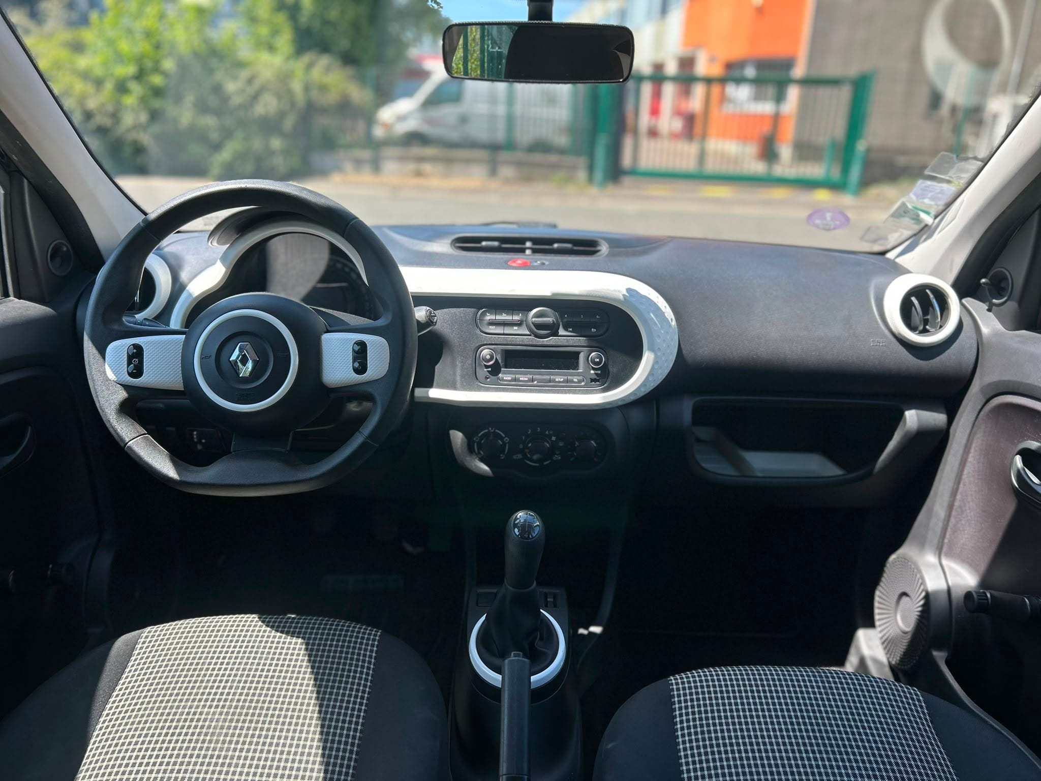 Renault Twingo III 1.0 SCe avec Port USB