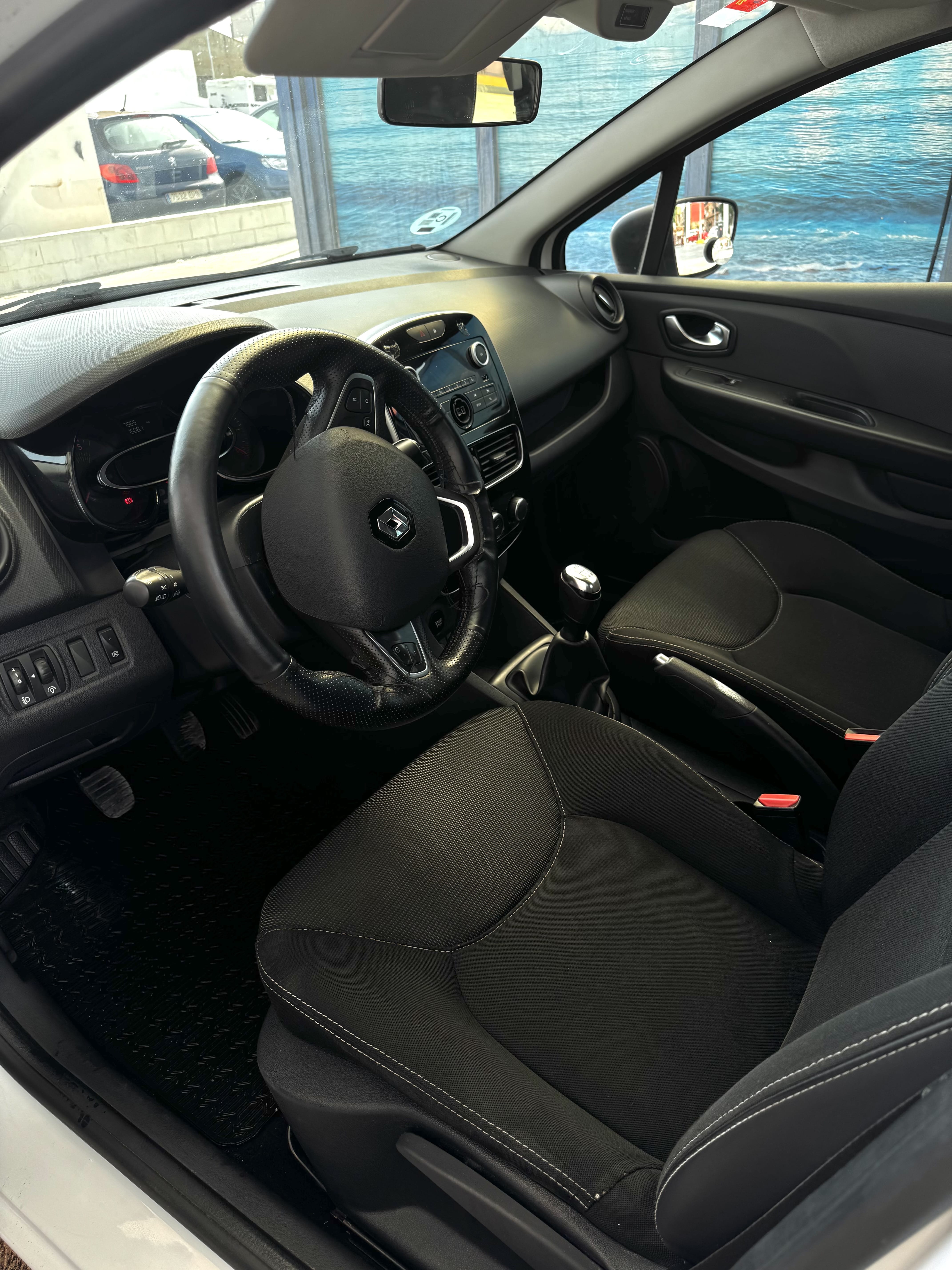 Renault Clio con Silla infantil