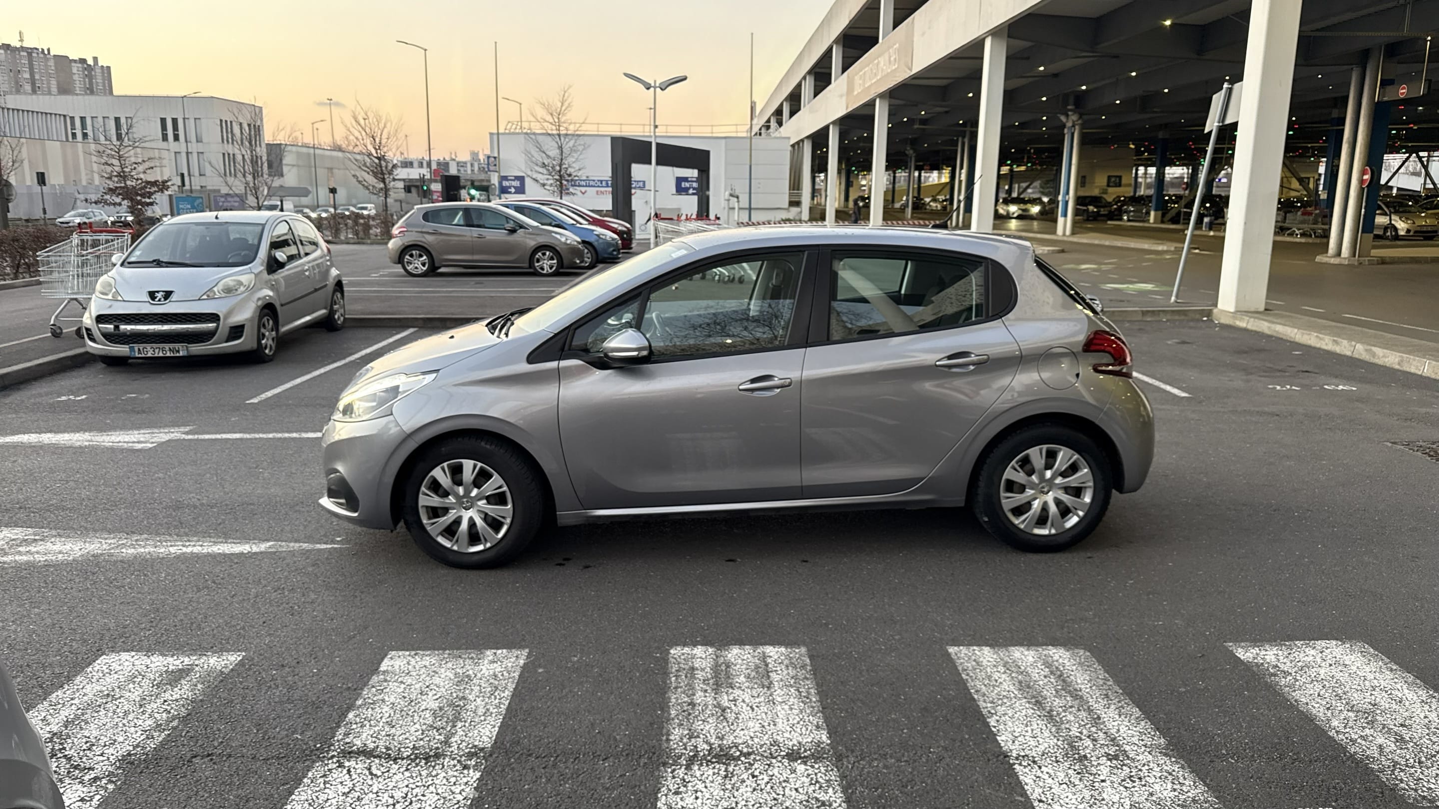 Peugeot 208 avec Climatisation
