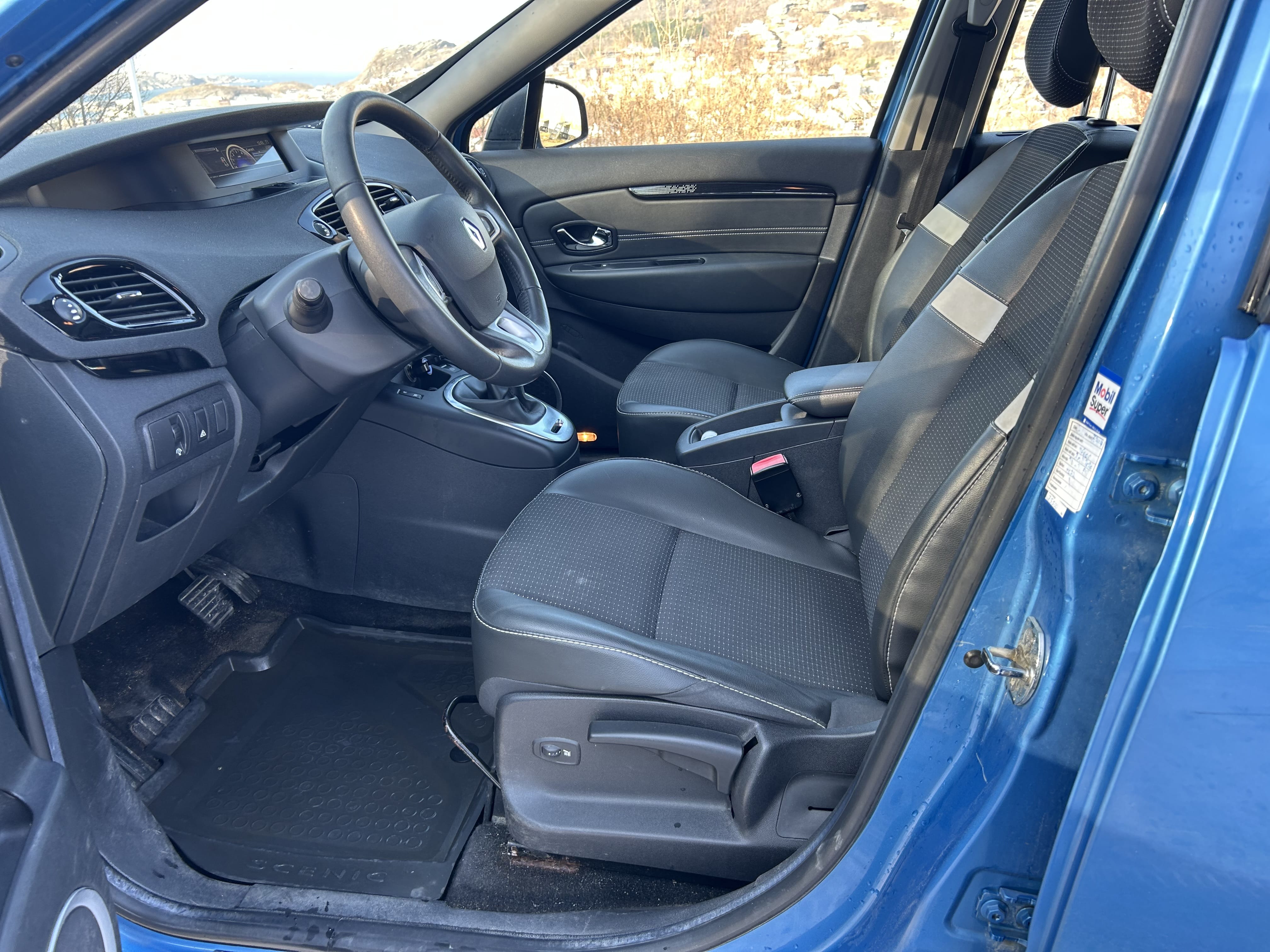 Renault Scenic med Lydinngang