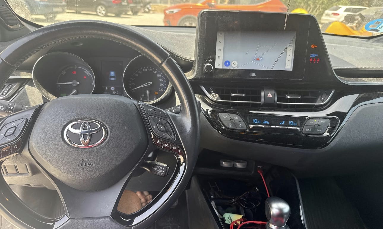 Toyota C-HR Hybrid con GPS