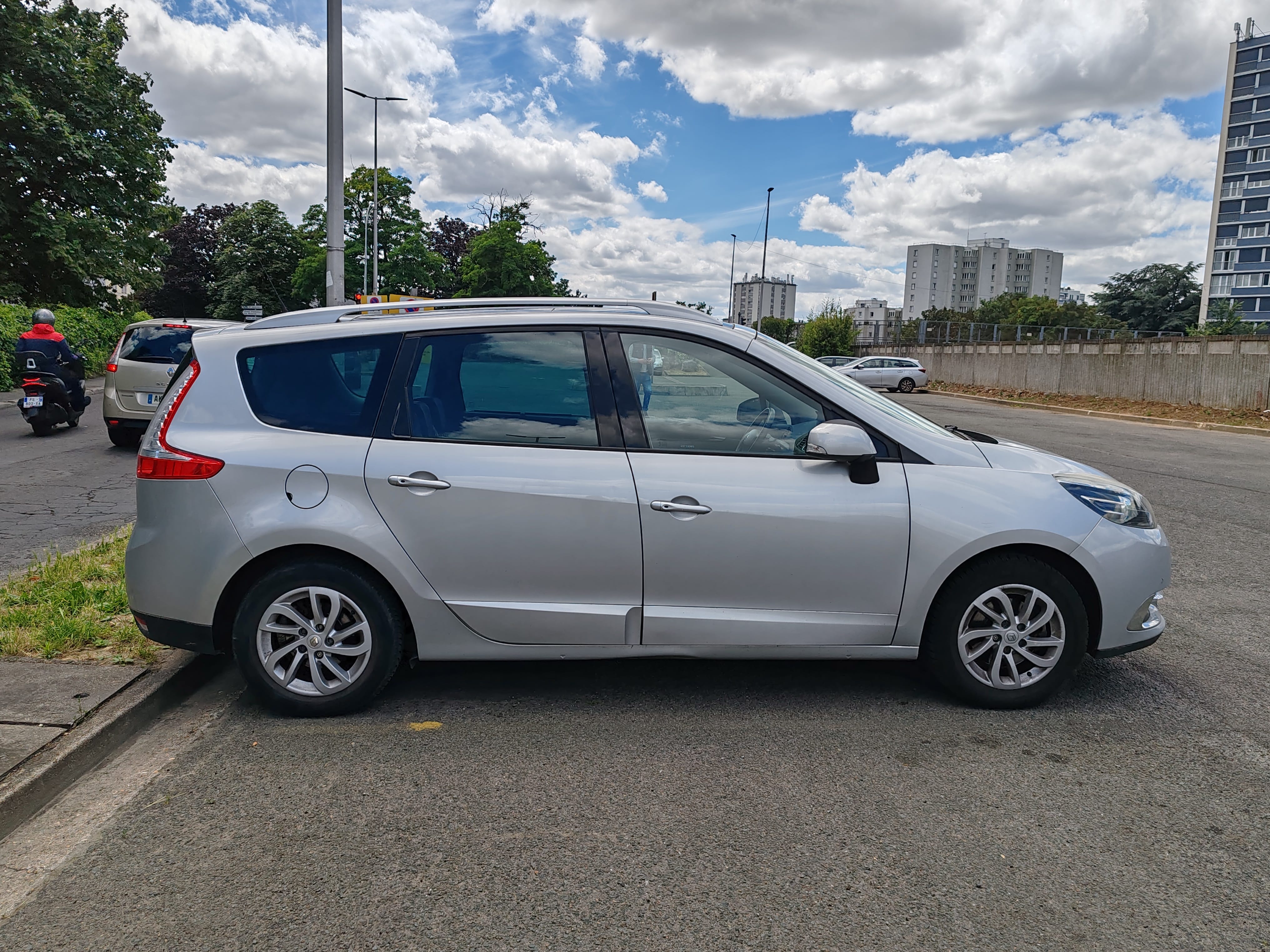 Renault Grand Scenic 7pl Diesel faible conso toit ouvrant panoramique