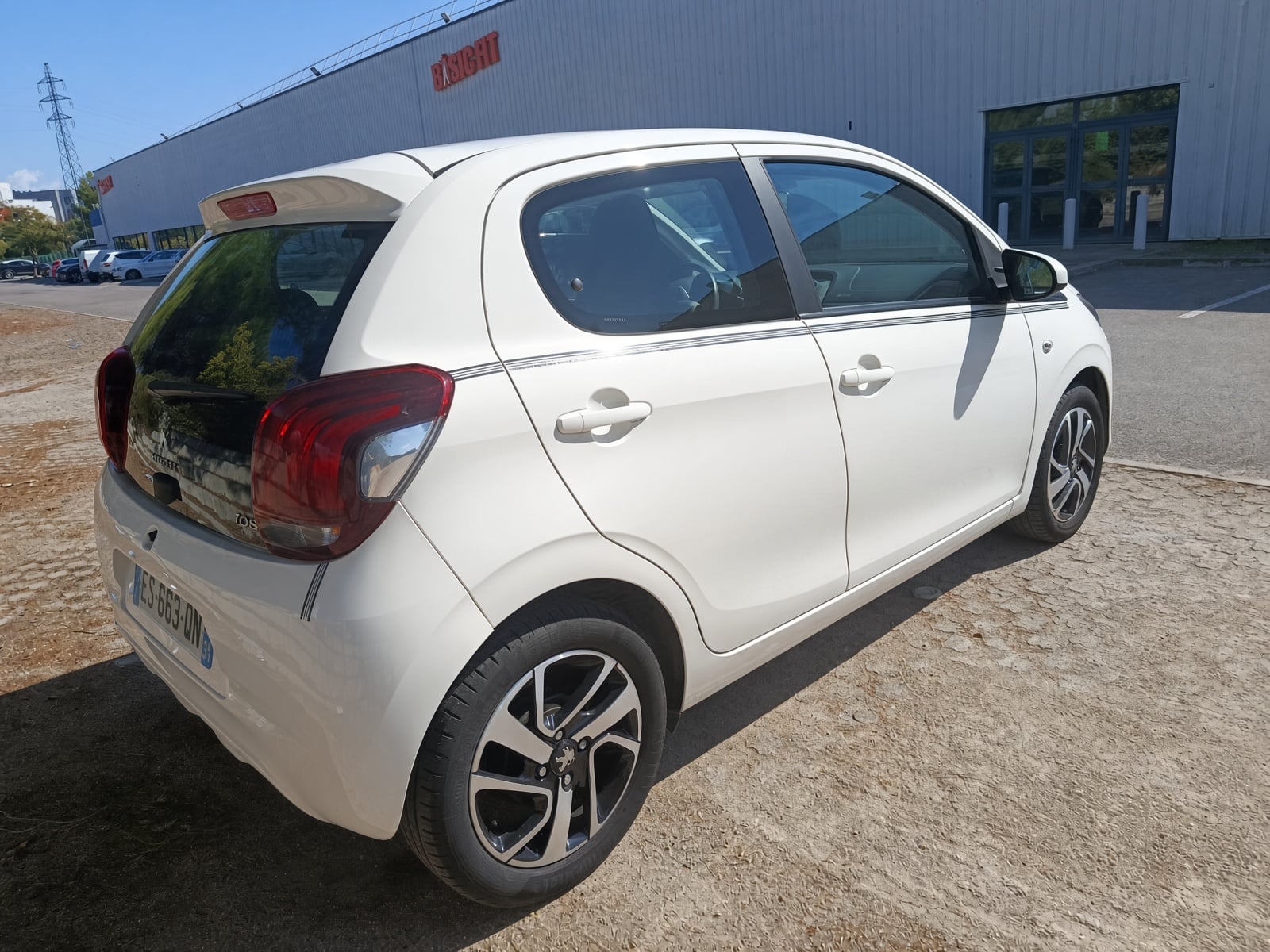 Peugeot 108 1.2 Essence  Très Économique avec GPS