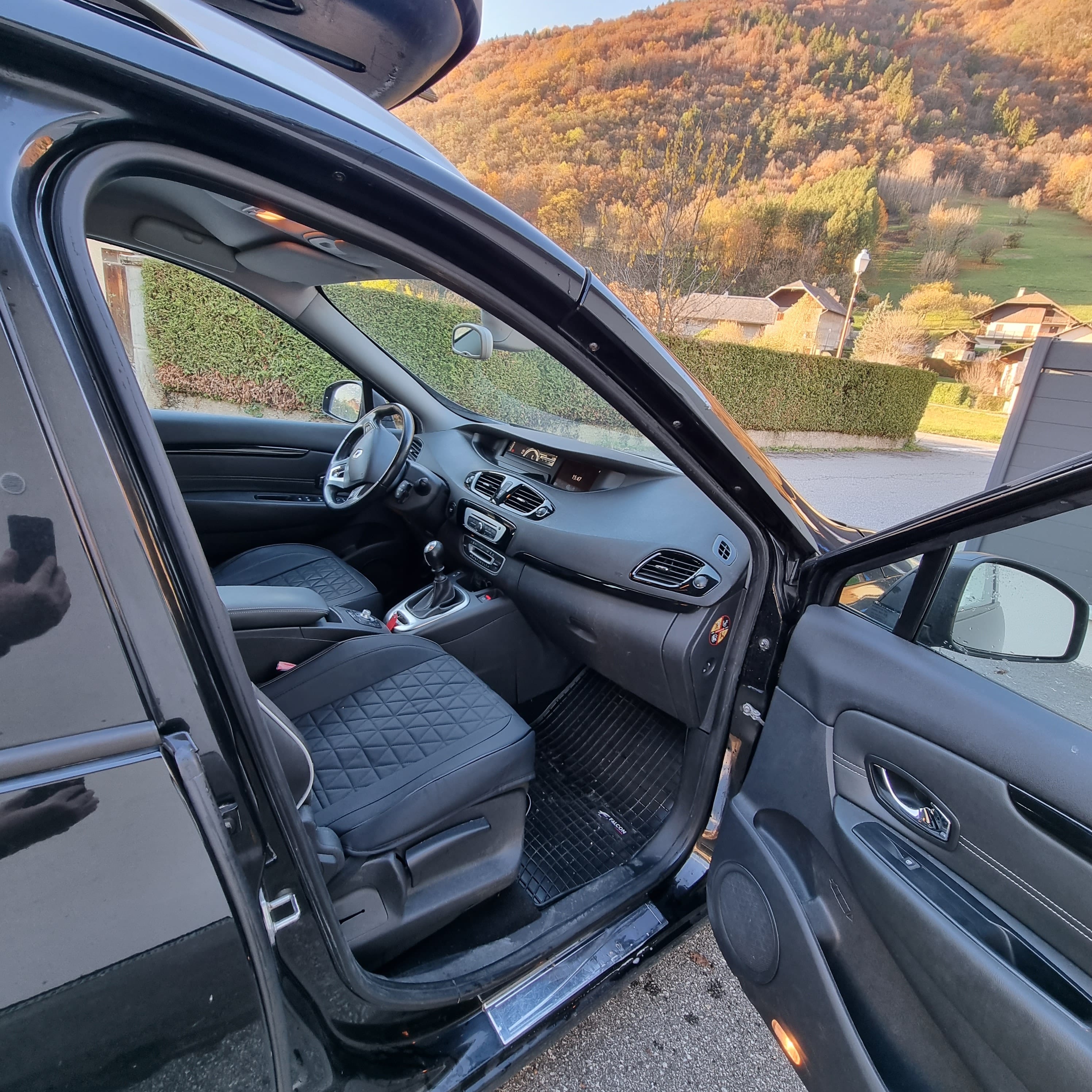 Renault Grand Scenic 7places et coffre de toit avec GPS