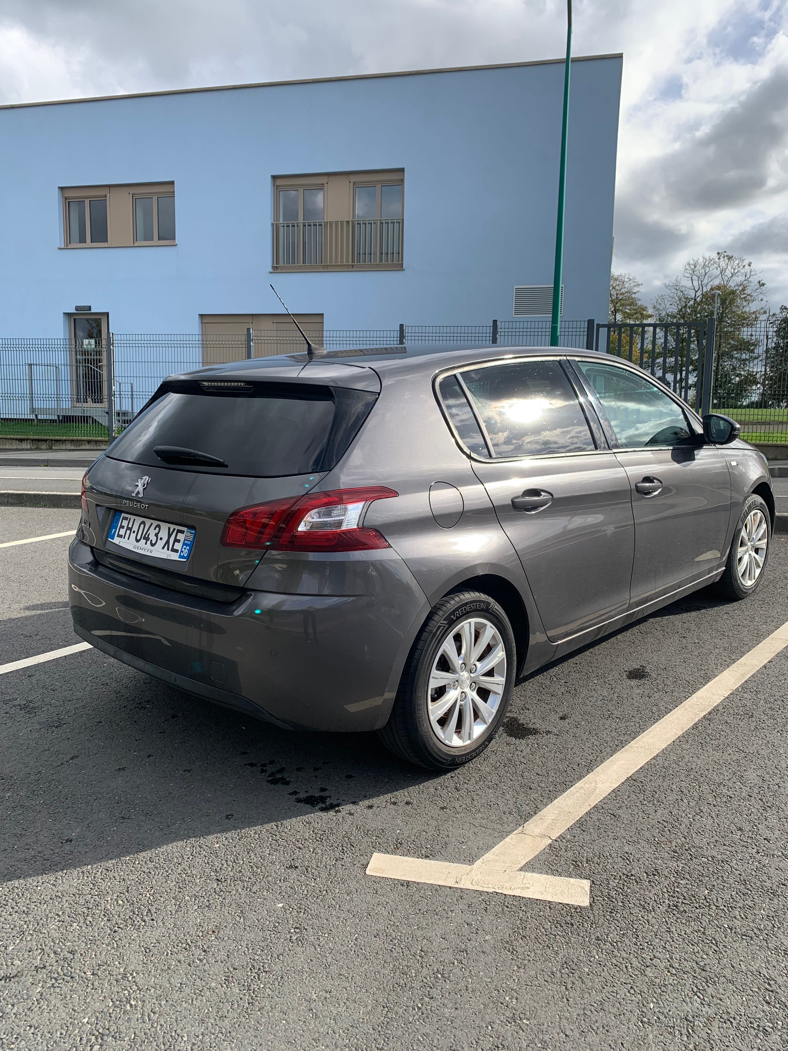 Peugeot 308 avec GPS