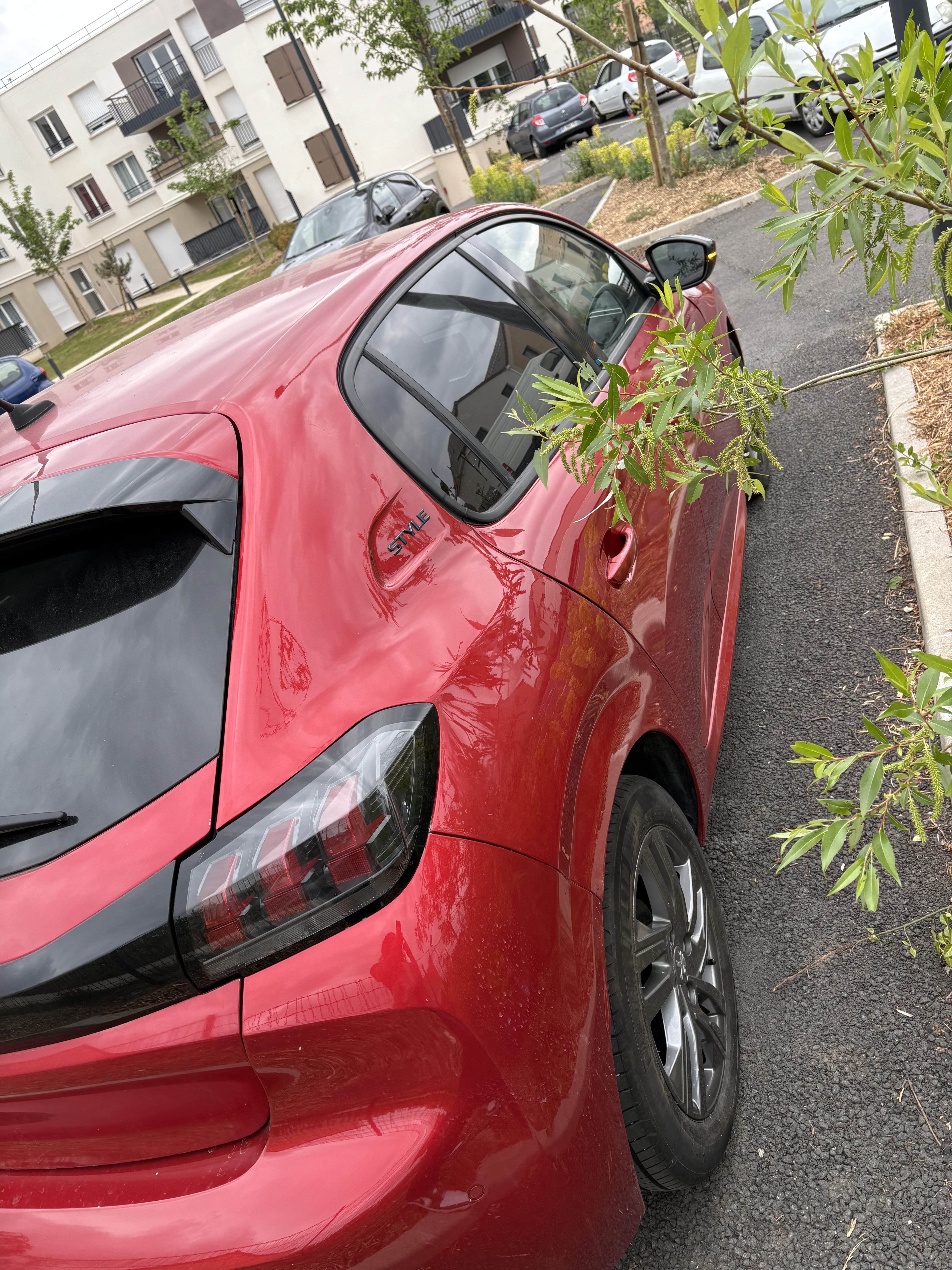 Peugeot 208 avec Apple CarPlay