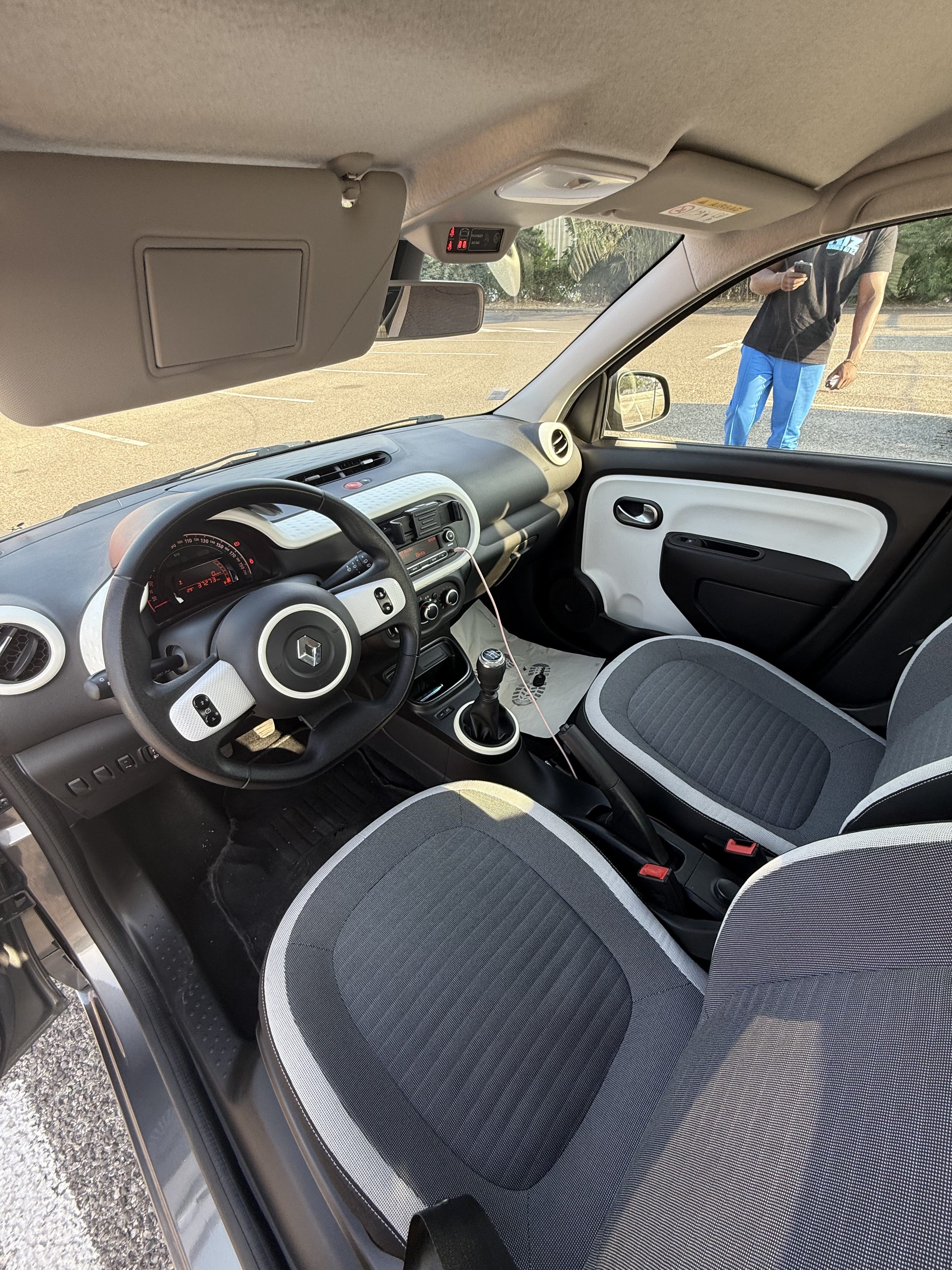 Renault Twingo III with Bluetooth audio